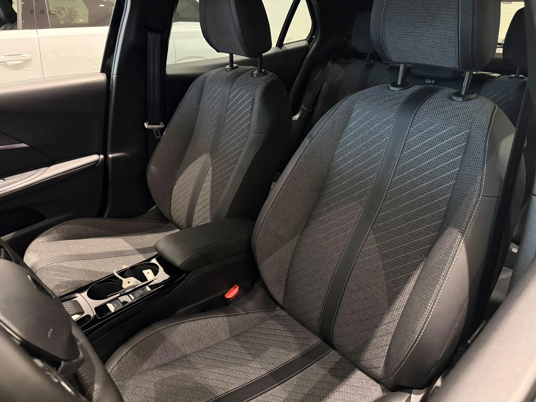 Peugeot-2008-image-7