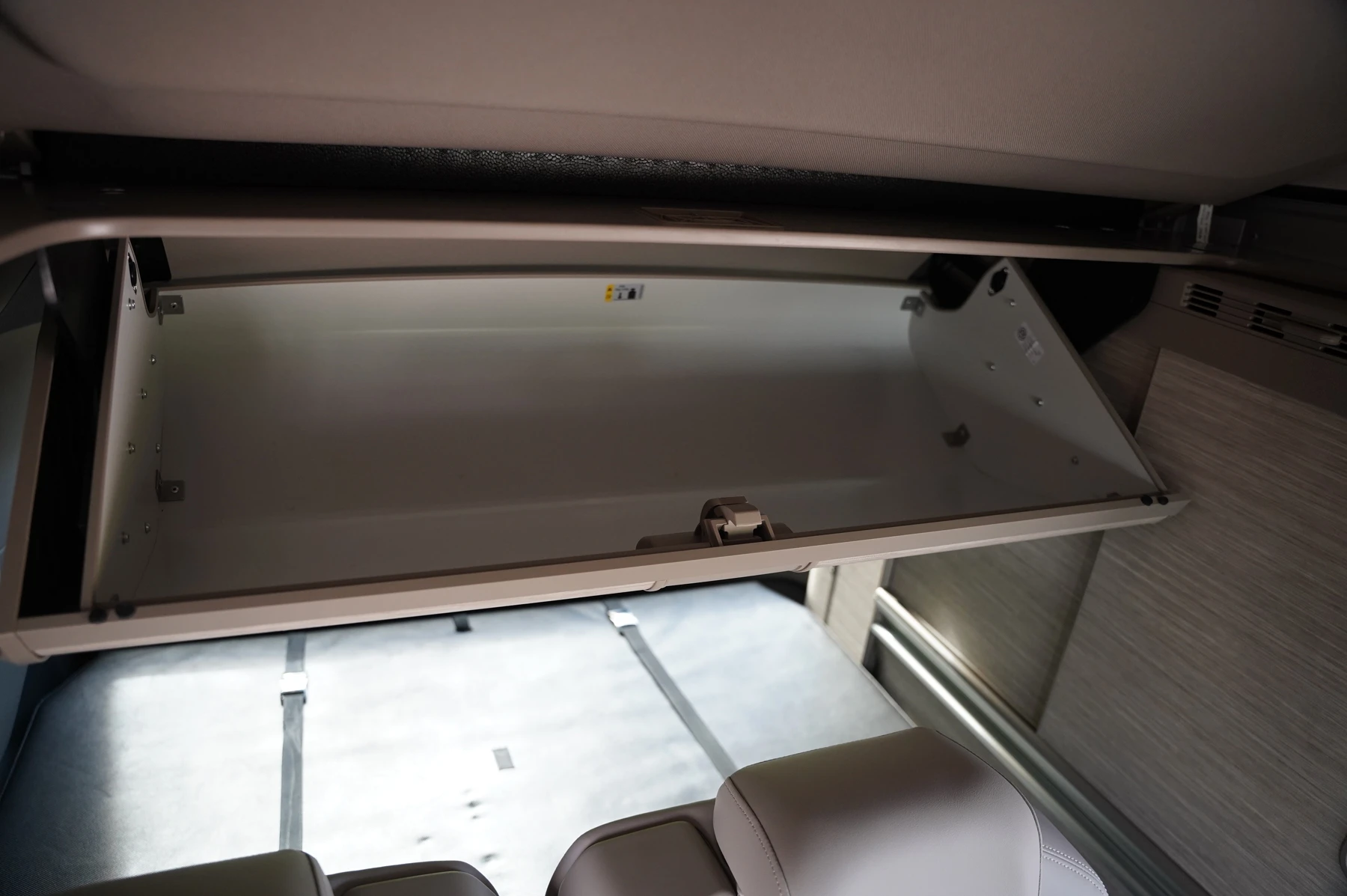 Volkswagen-California-image-27