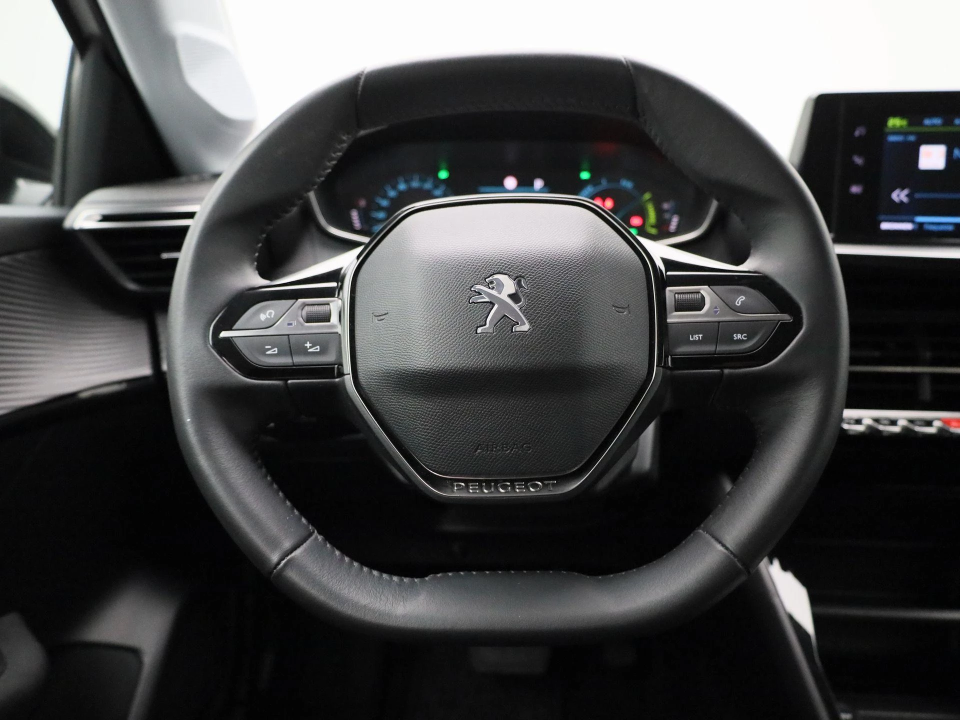 Peugeot-e-208-image-6