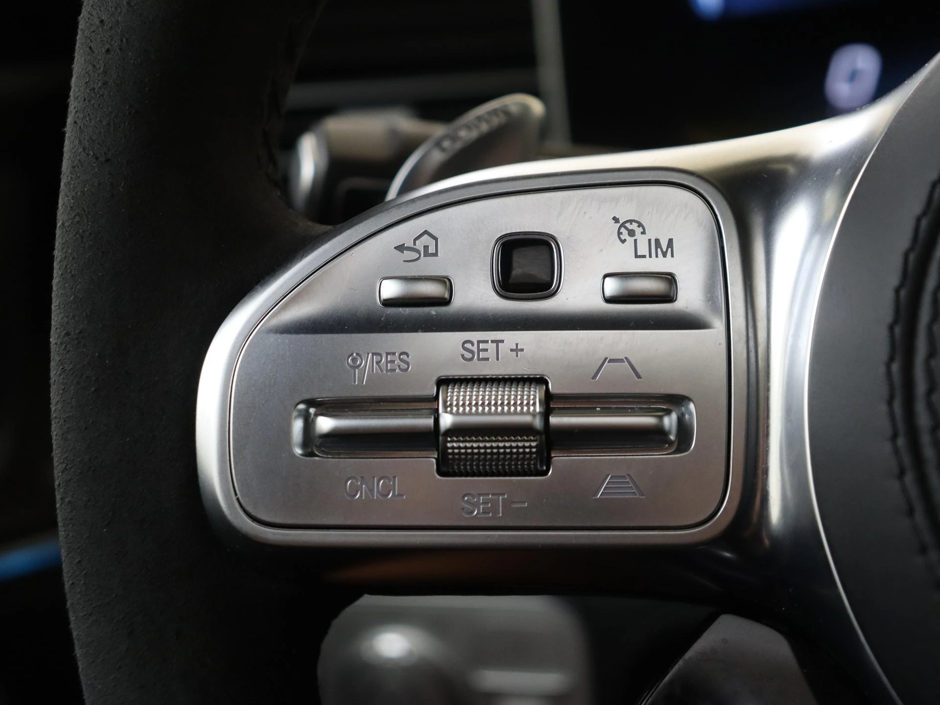 Mercedes-Benz-GLE-image-11