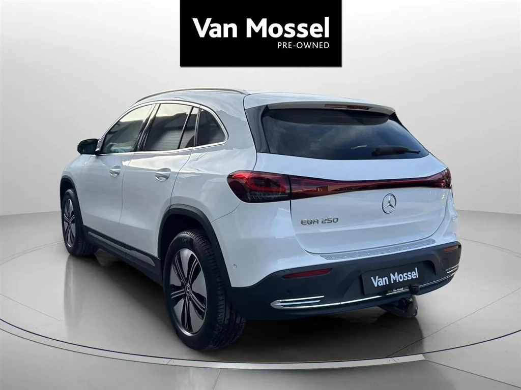 Mercedes-Benz-EQA-image-6