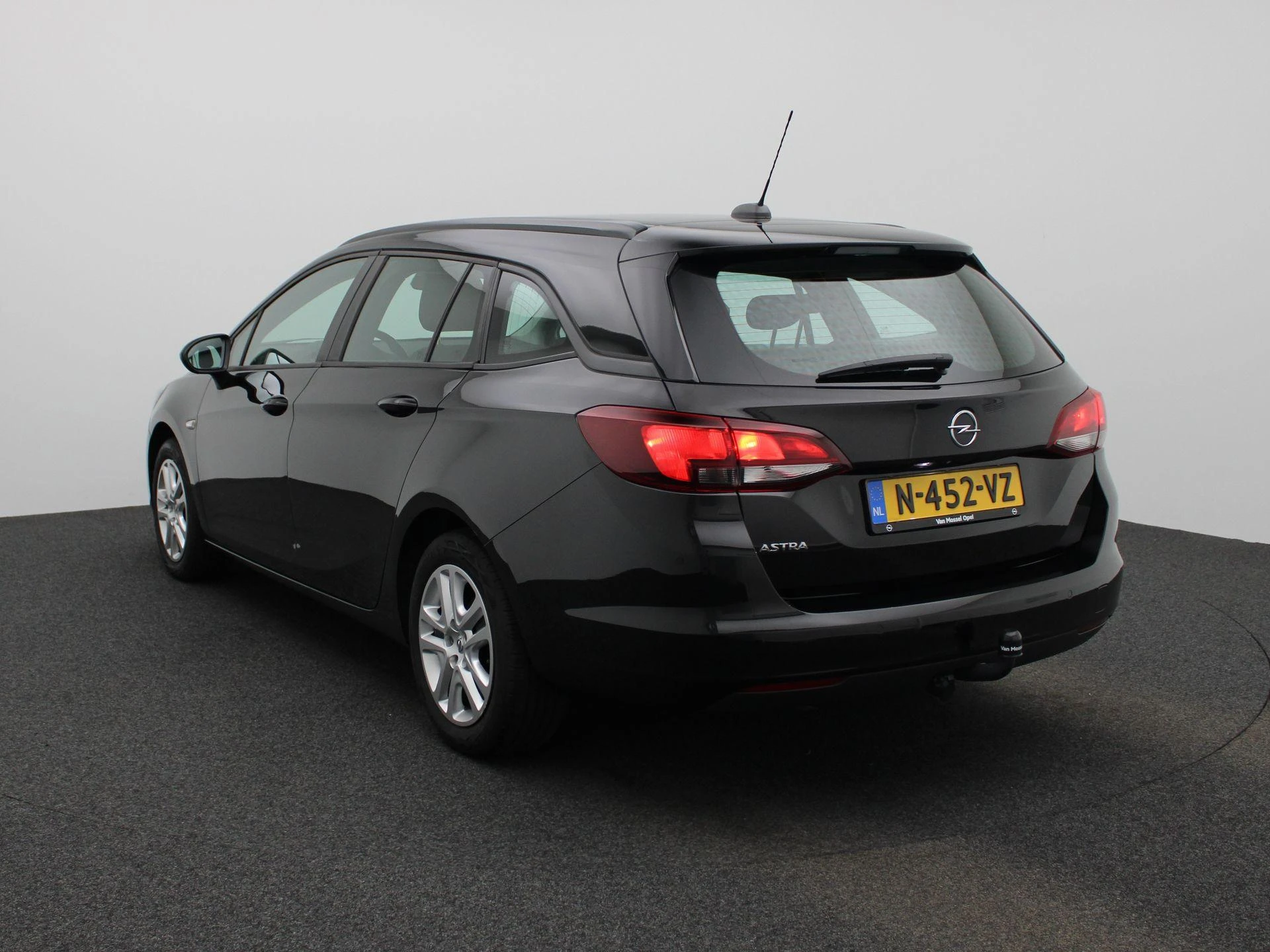 Opel-Astra-image-3