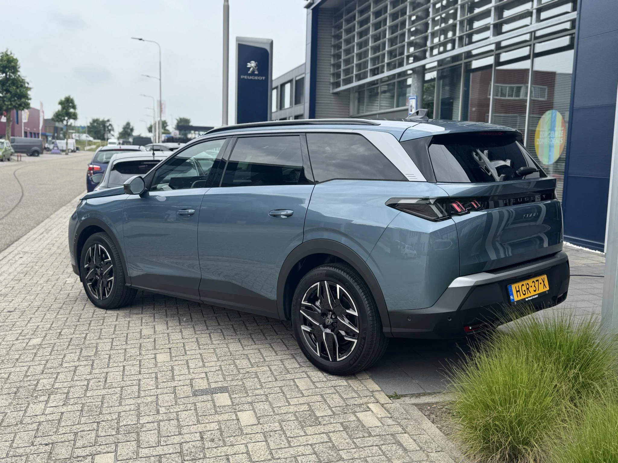 Peugeot-5008-image-2