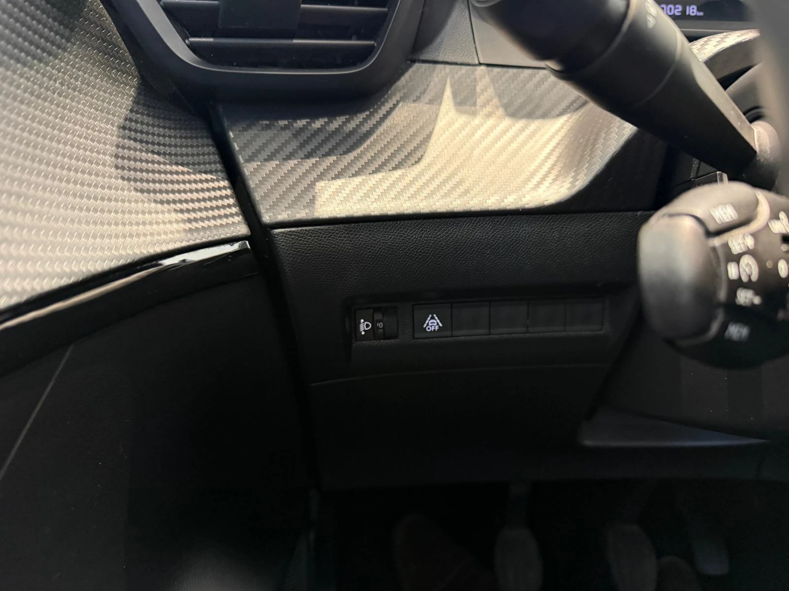 Peugeot-208-image-18