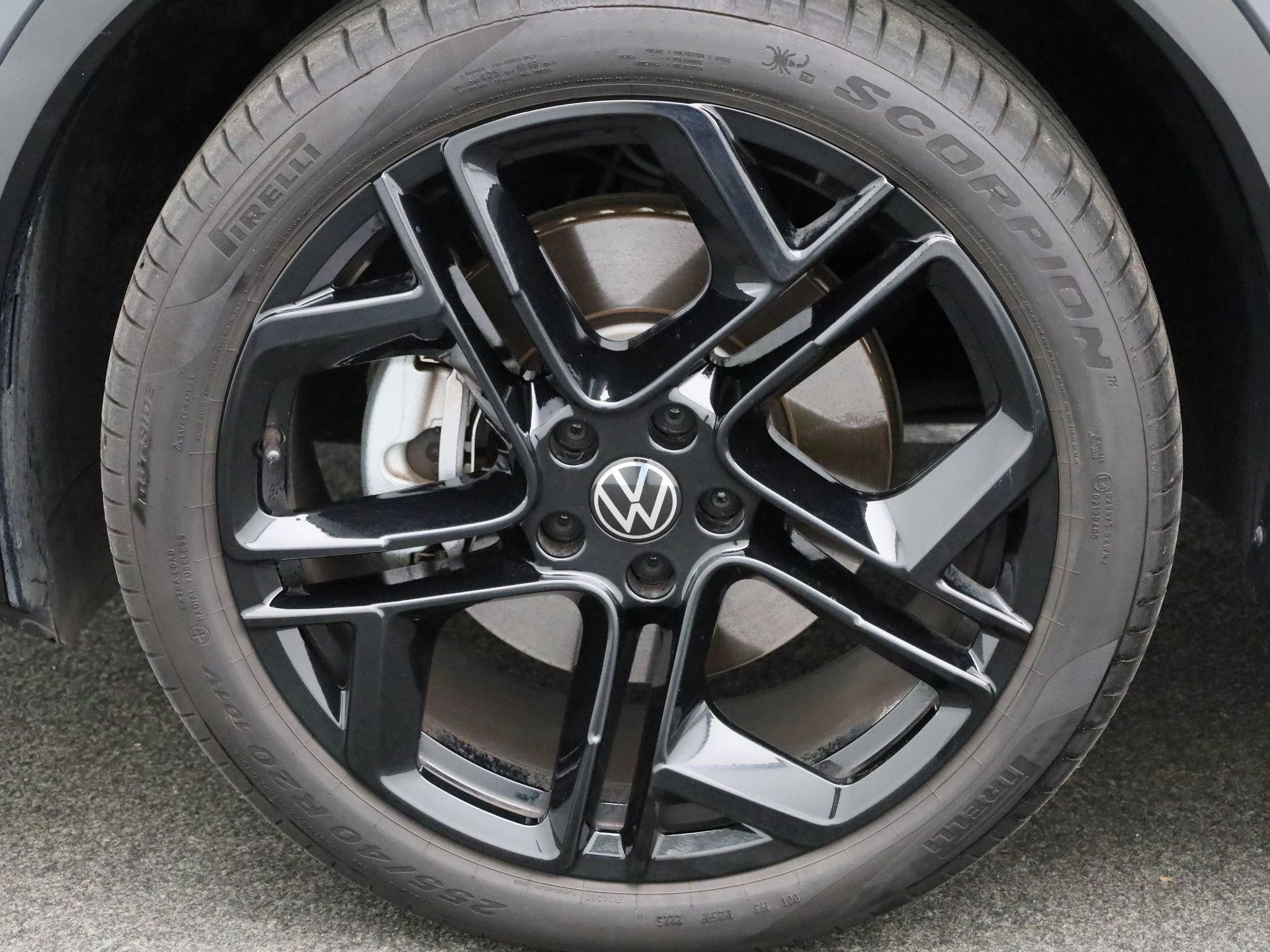Volkswagen-Tiguan-image-14
