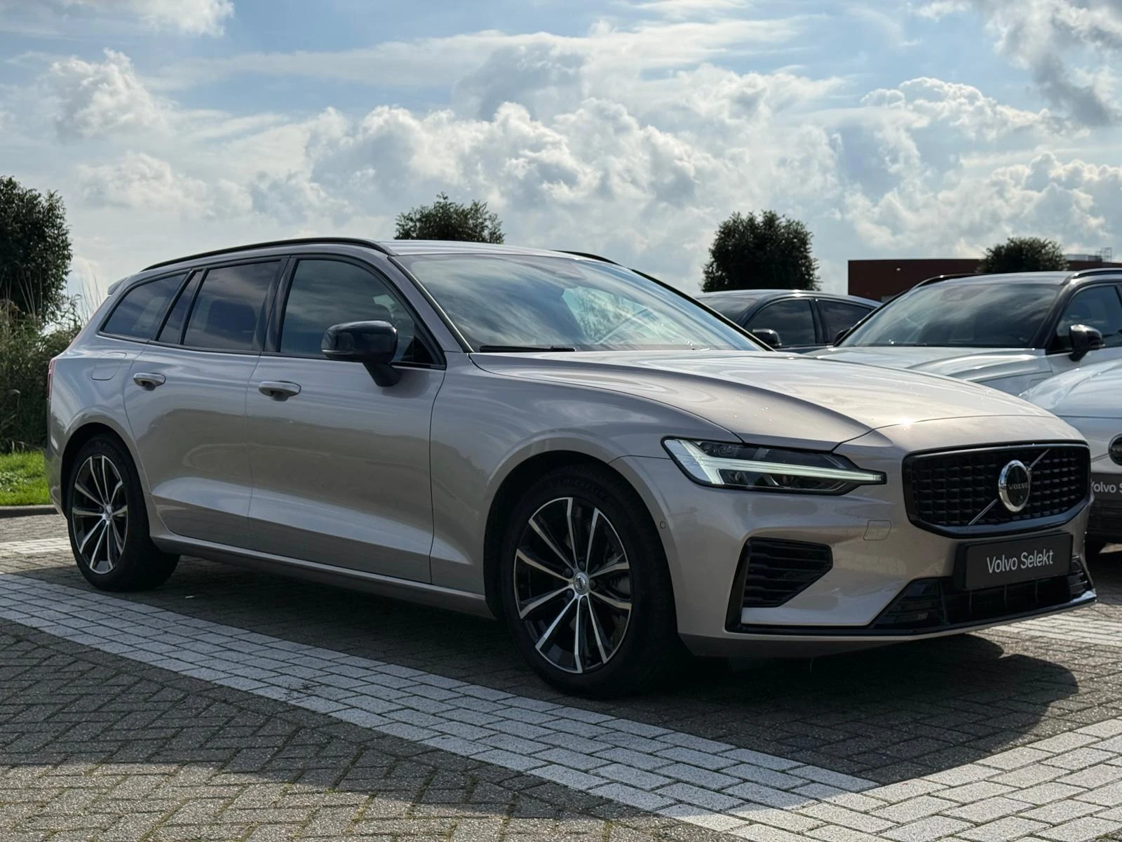 Volvo-V60-image-15