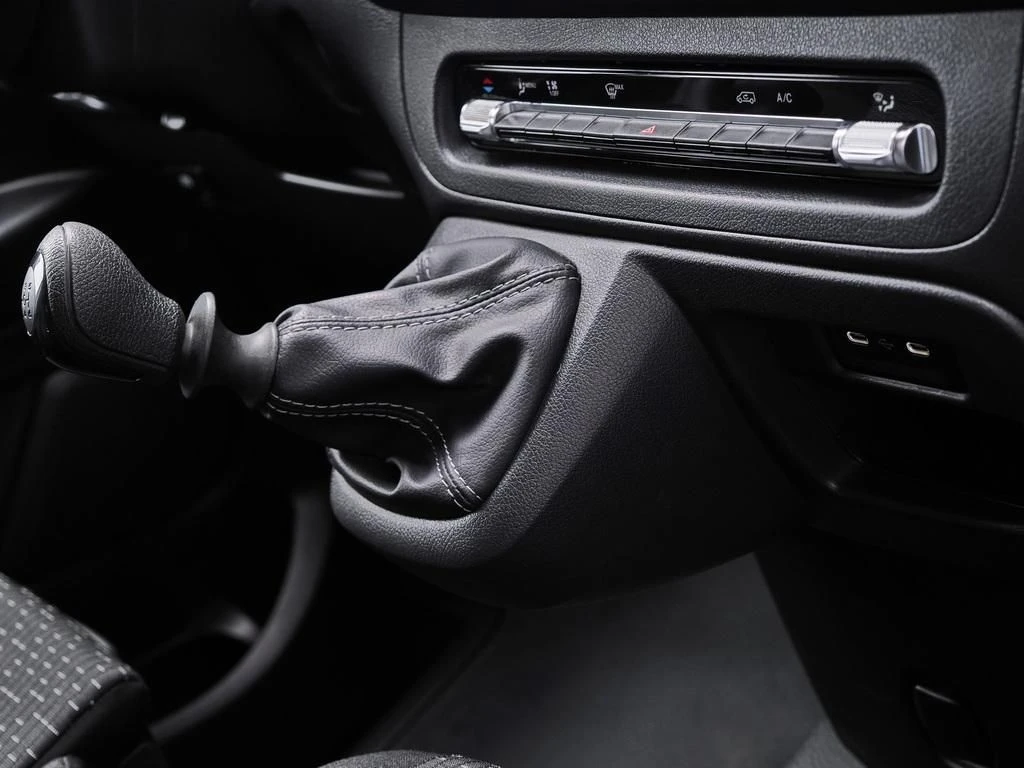 Mercedes-Benz-Vito 116-image-9