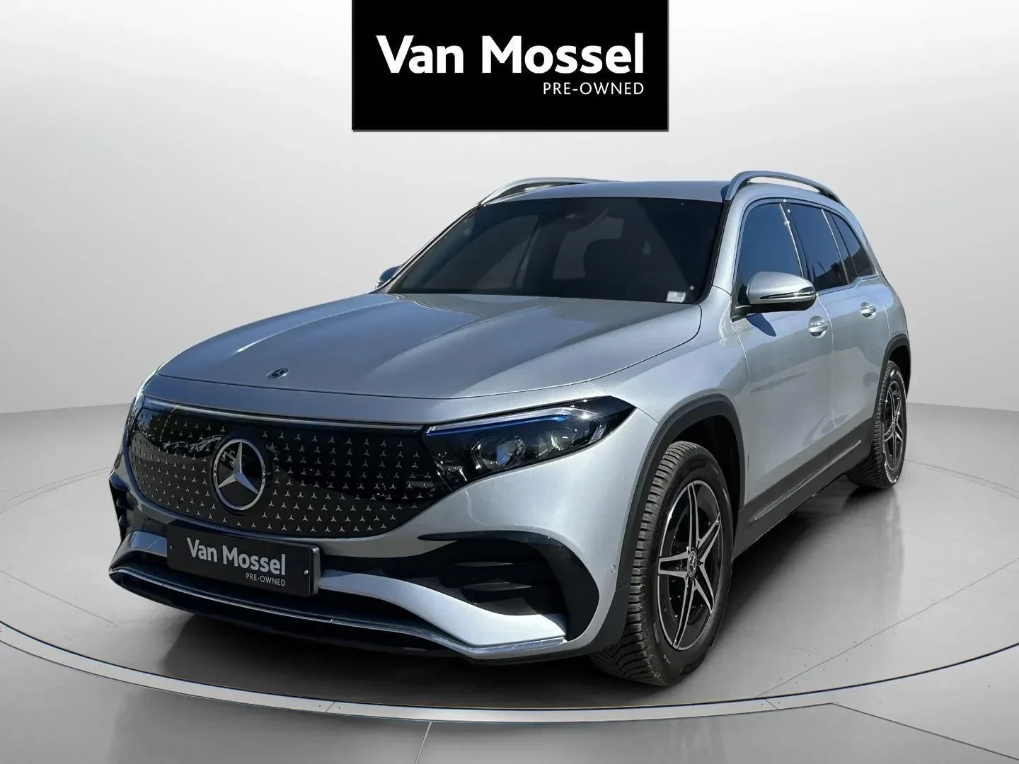 Mercedes-Benz-EQB-image-0