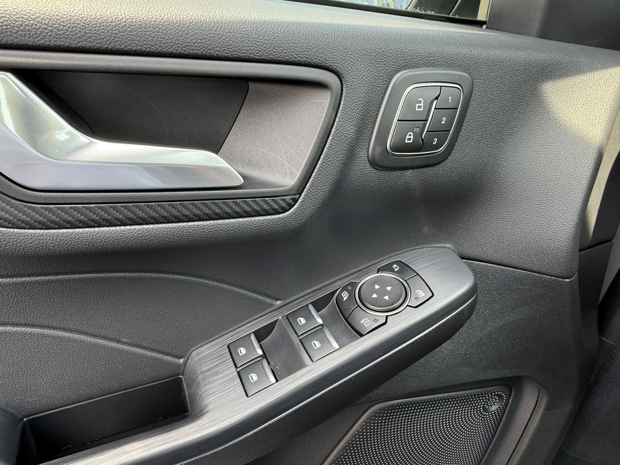 Ford-Kuga-image-23