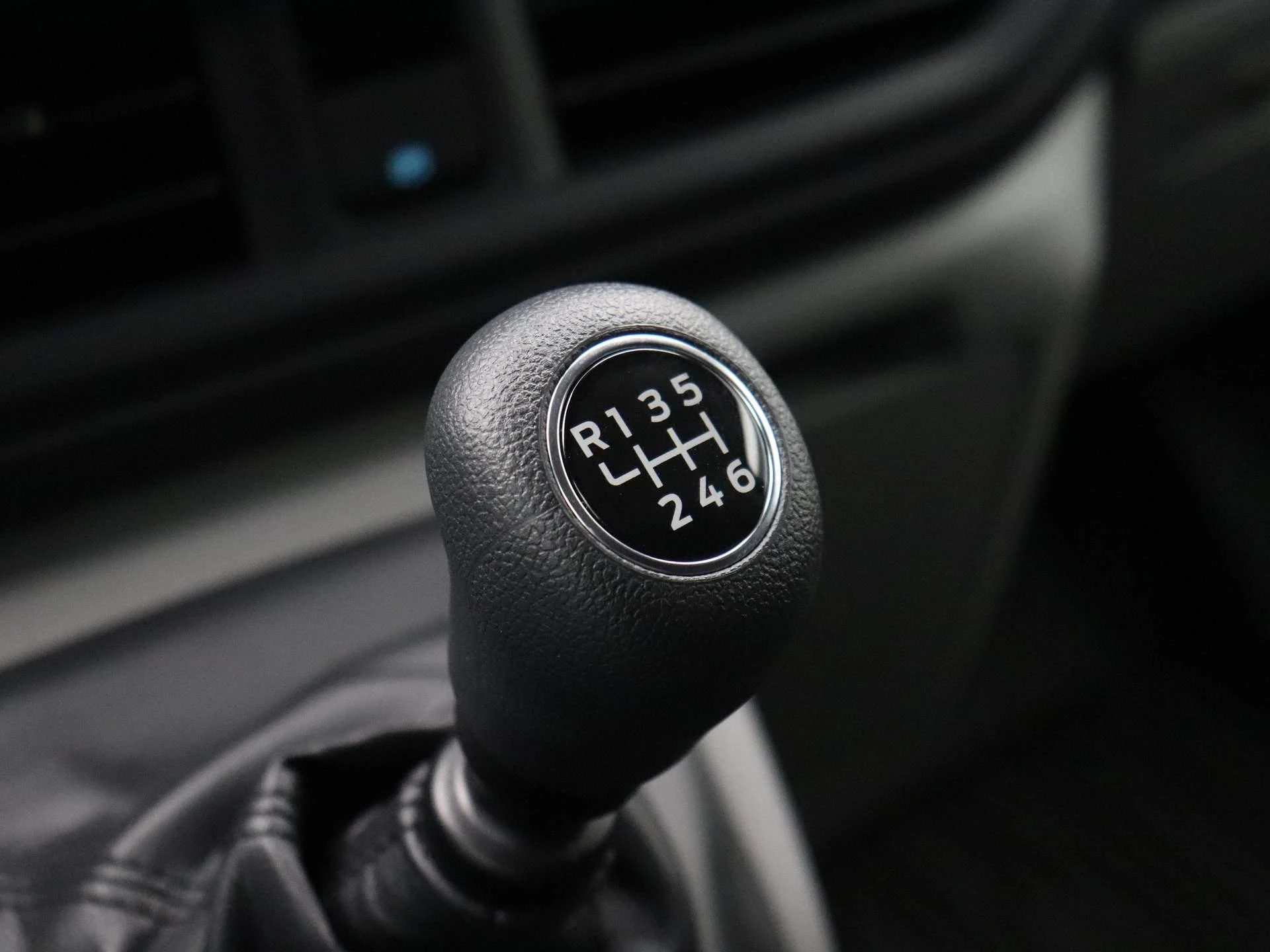 Ford-Transit Custom-image-26