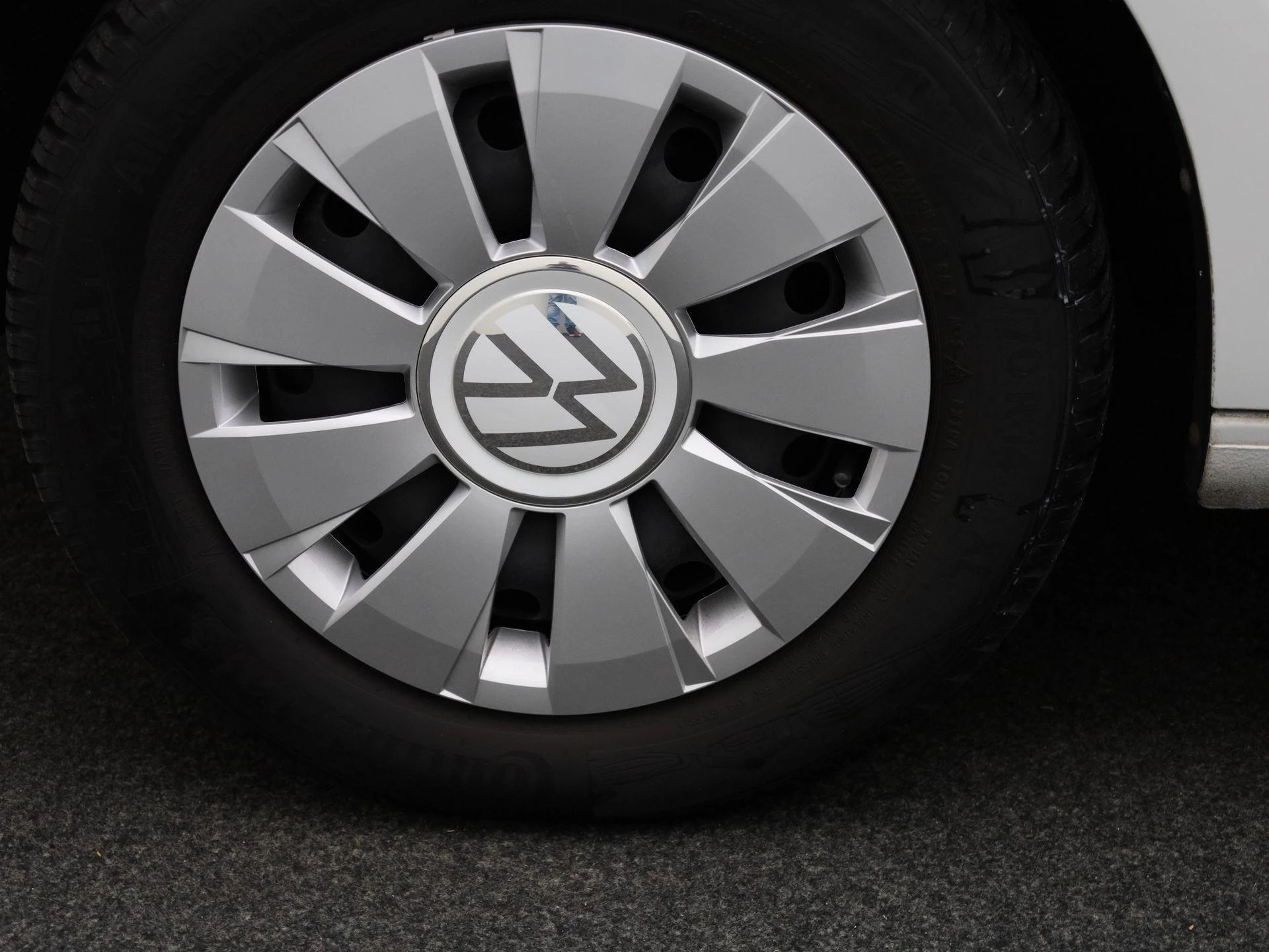 Volkswagen-up!-image-11