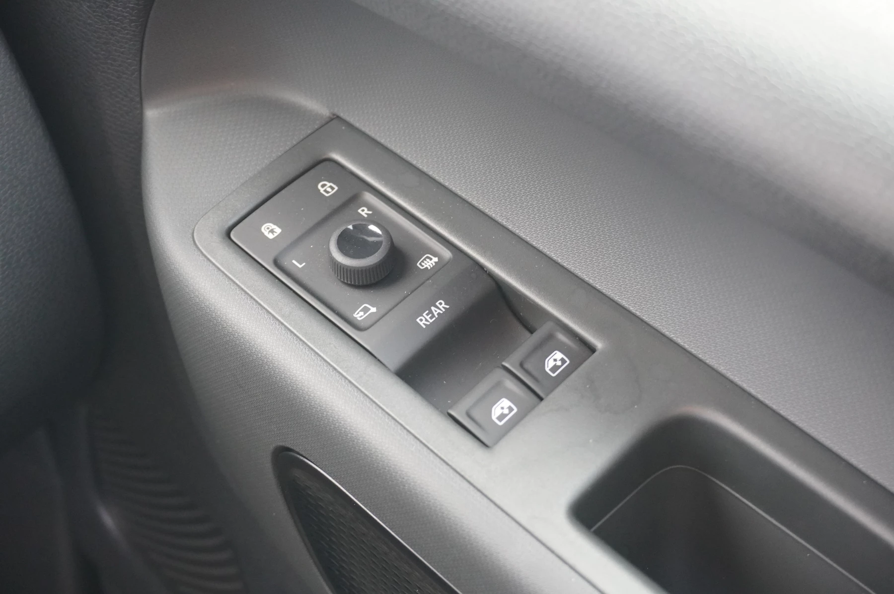 Volkswagen-ID. Buzz-image-33