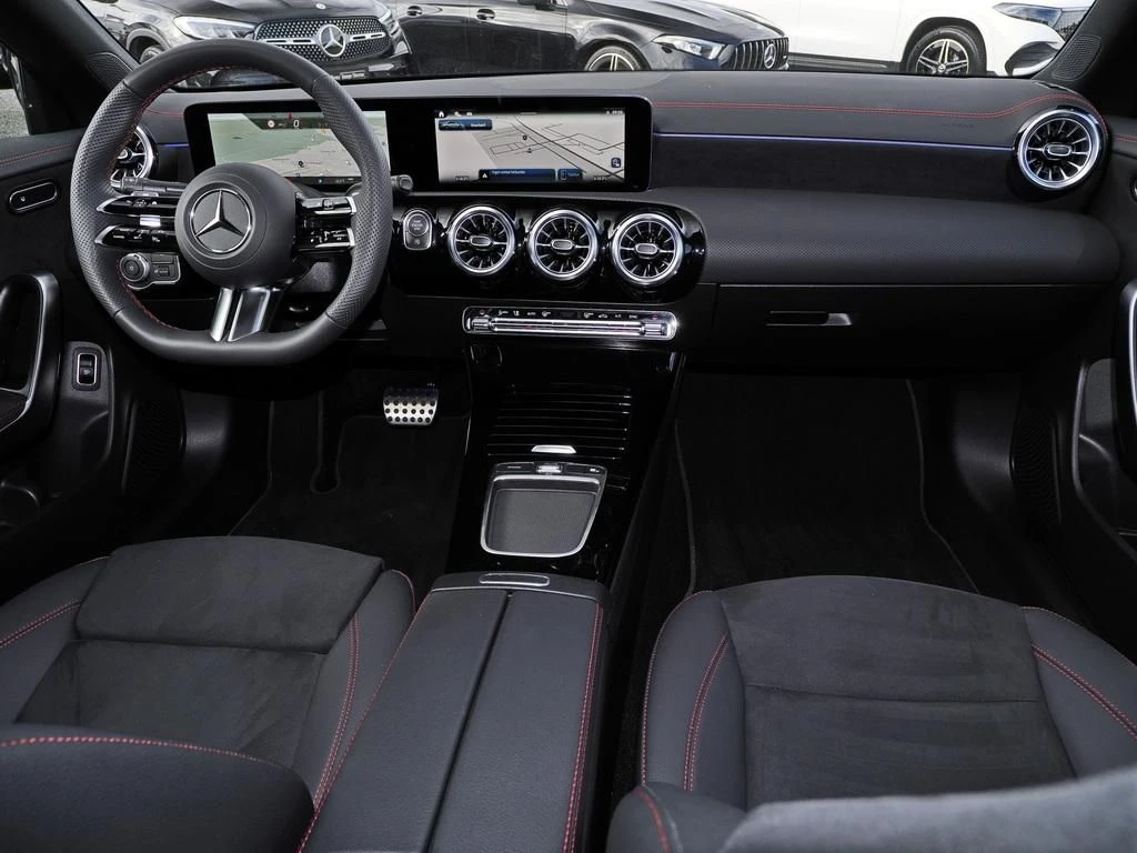 Mercedes-Benz-CLA 200-image-12