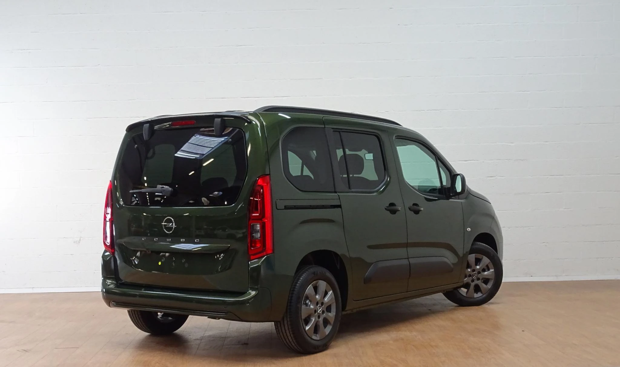 Opel-Combo Life-image-2