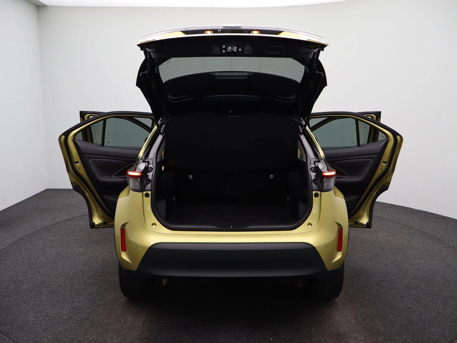 Toyota-Yaris Cross-image-41