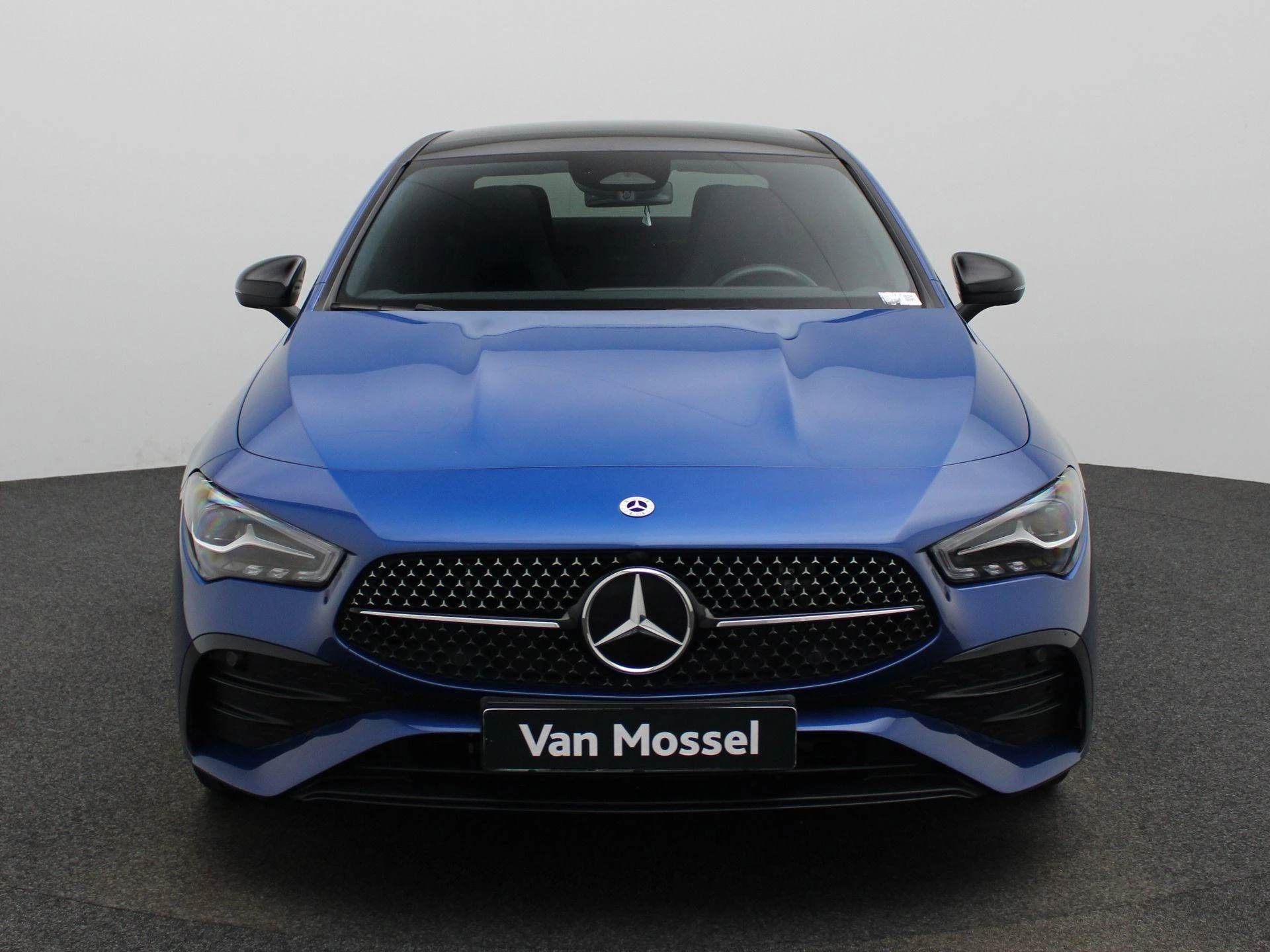 Mercedes-Benz-CLA-image-2