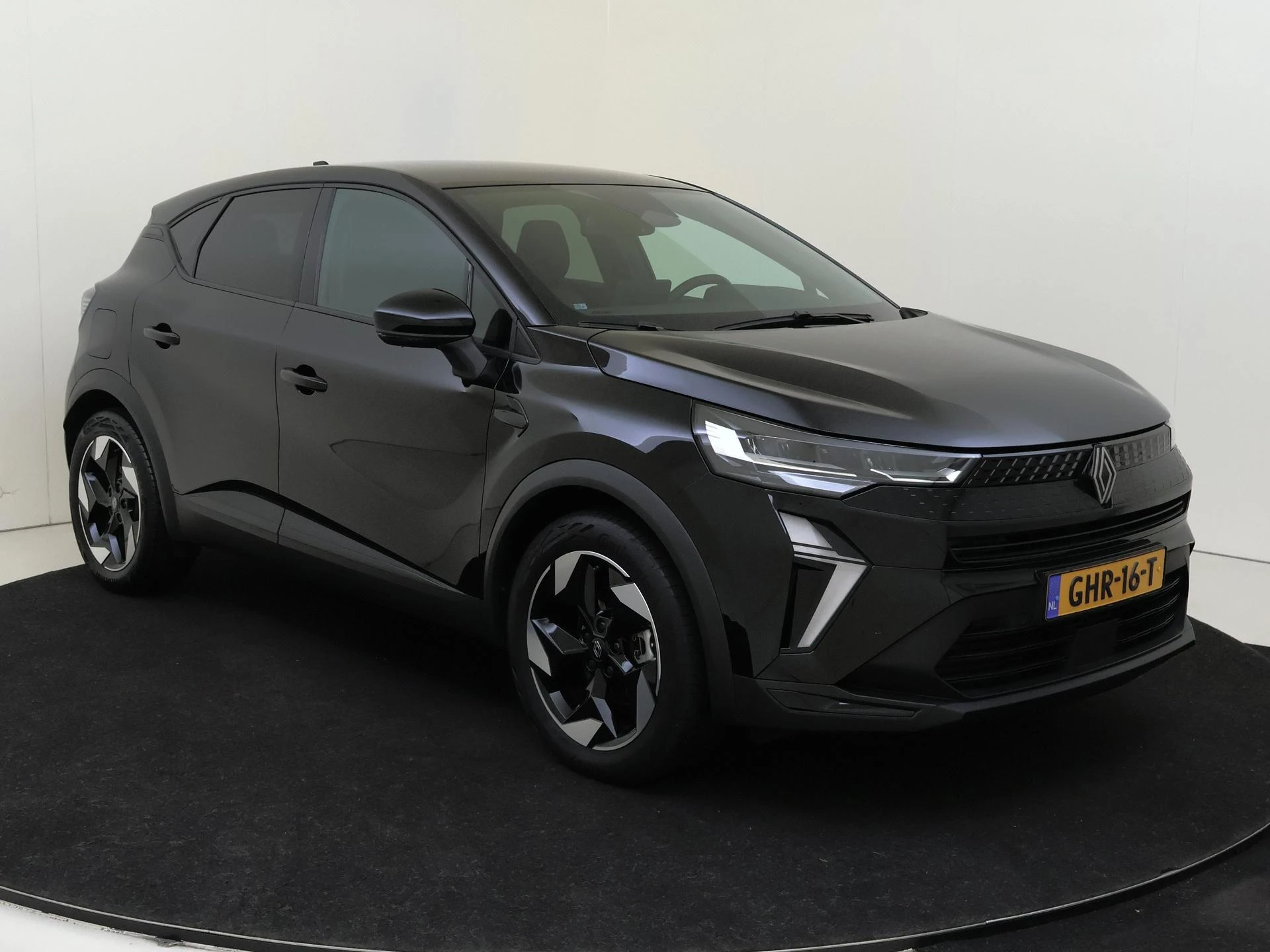Renault-Captur-image-1