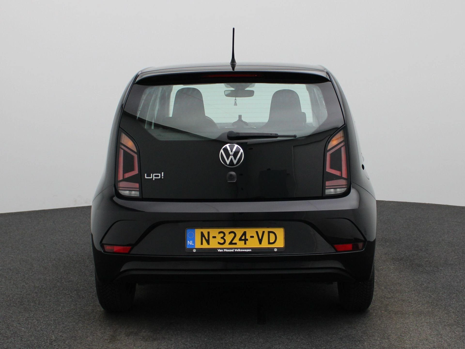 Volkswagen-up!-image-4