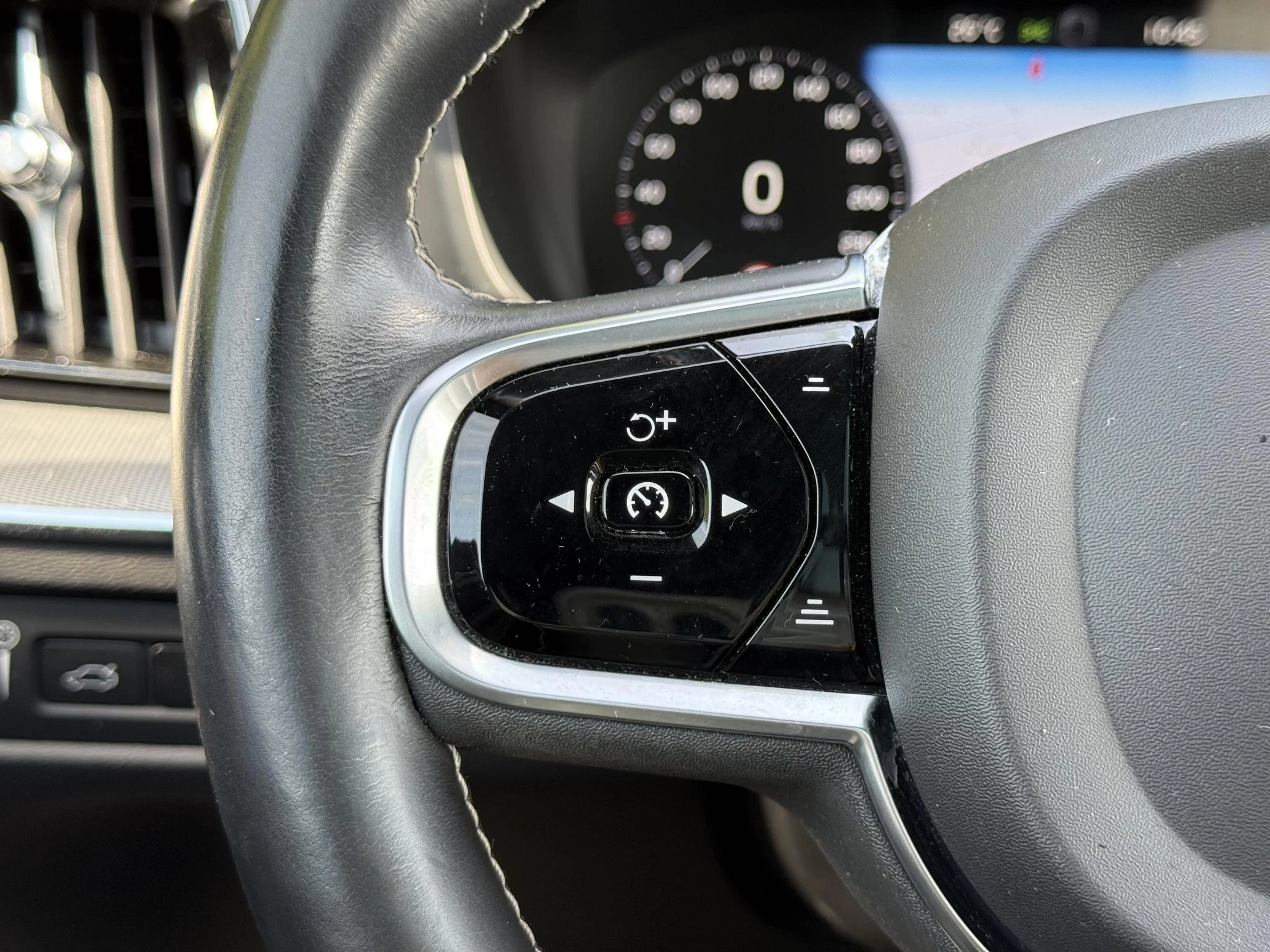 Volvo-XC60-image-28