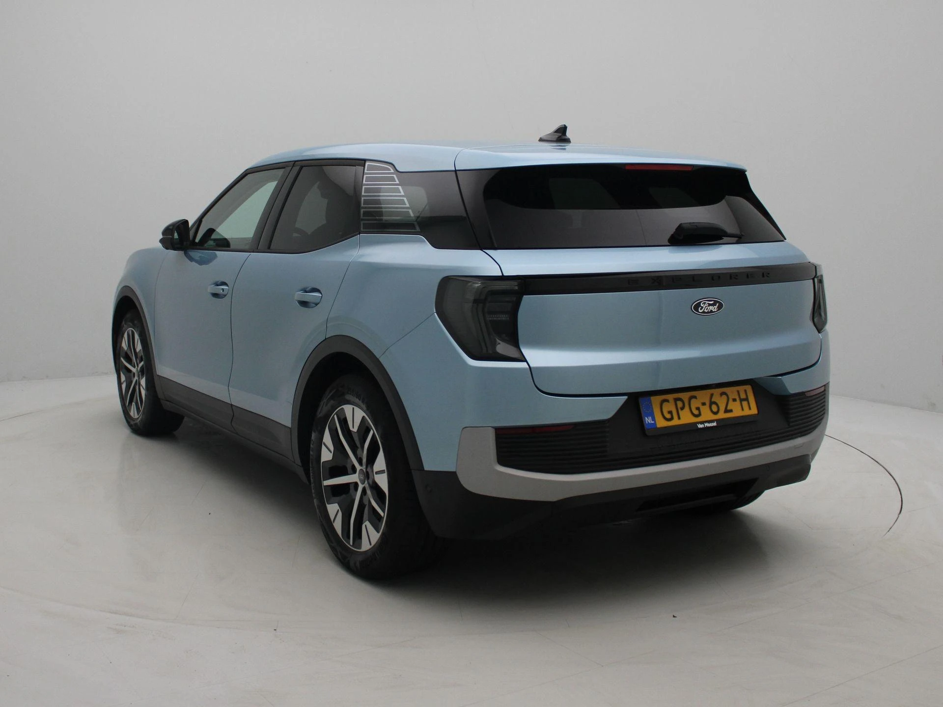 Ford-Explorer-image-1
