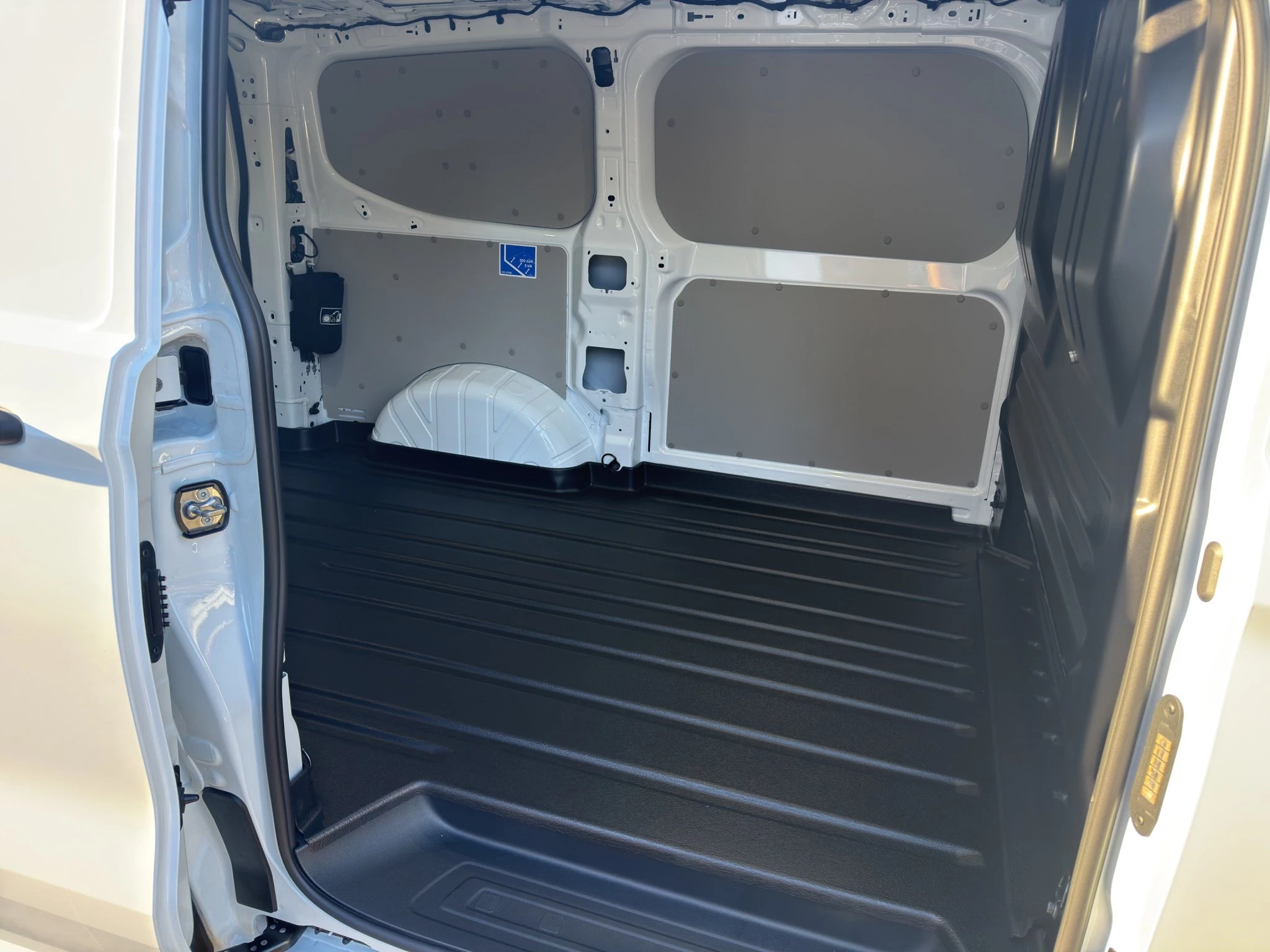 Ford-Transit Custom-image-10