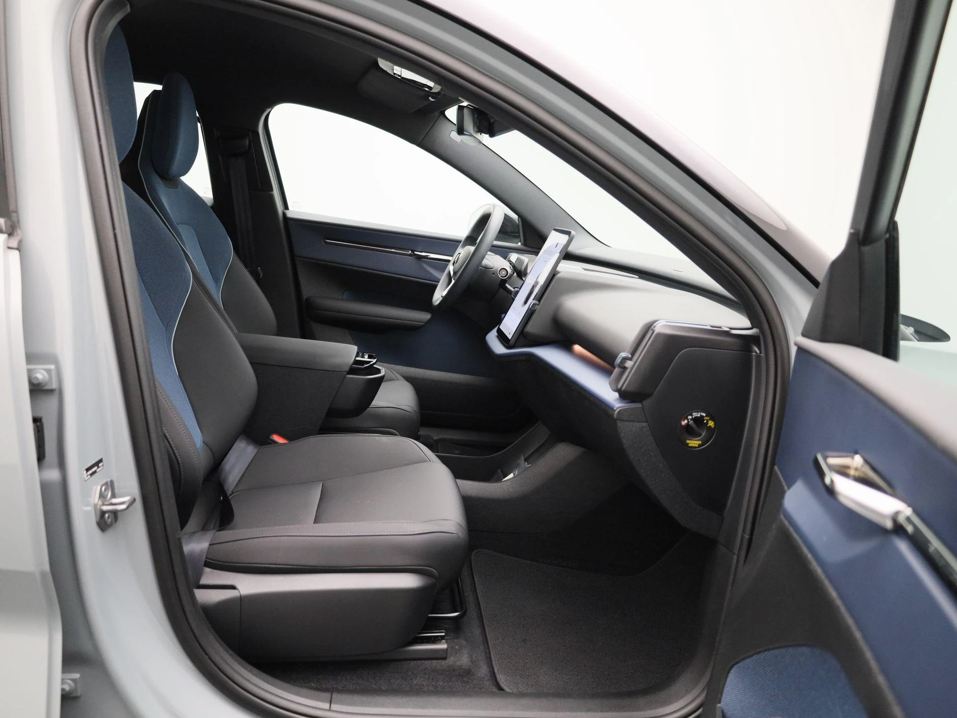Volvo-EX30-image-8