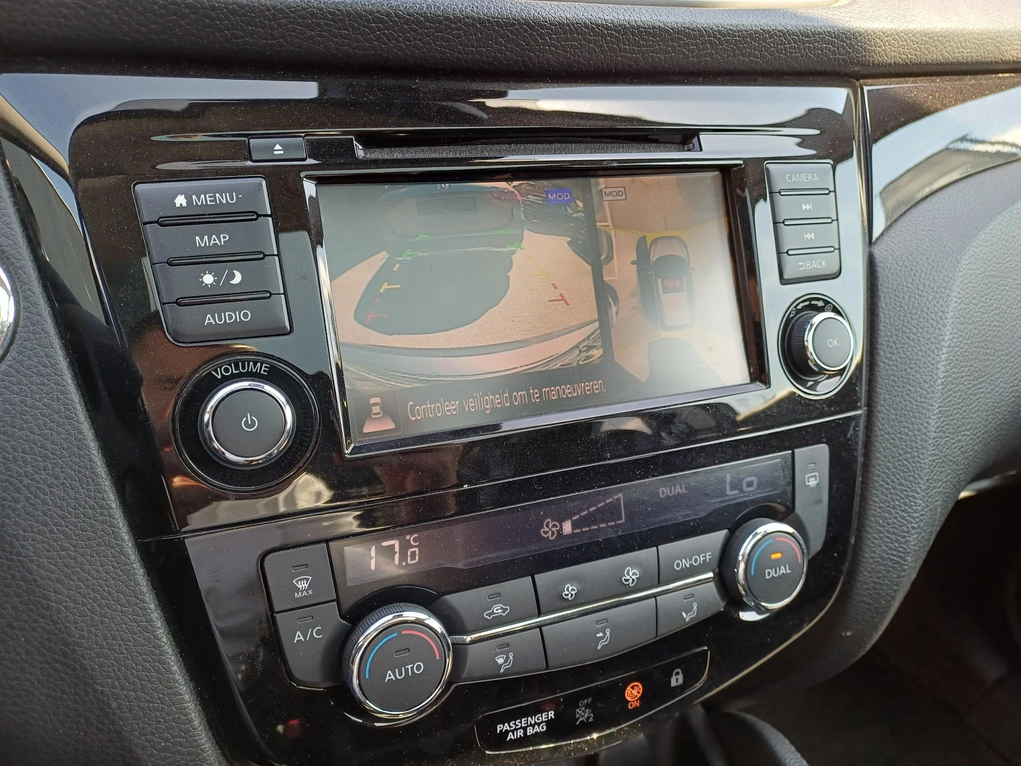Nissan-QASHQAI-image-12