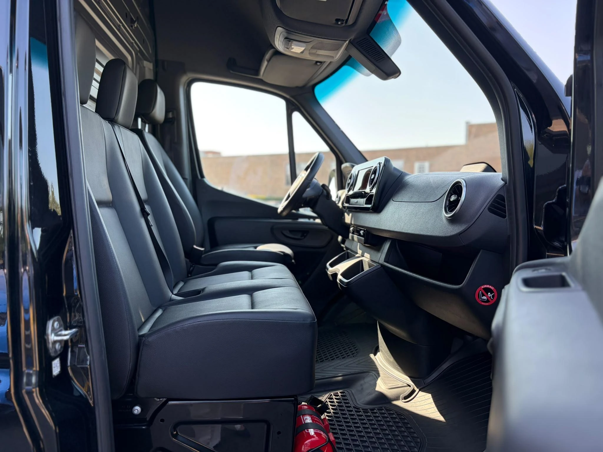 Mercedes-Benz-Sprinter-image-16