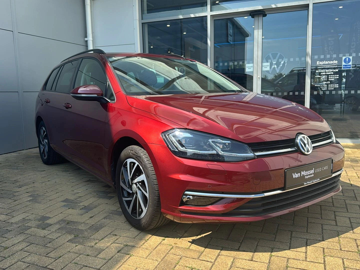 Volkswagen-Golf-image-17