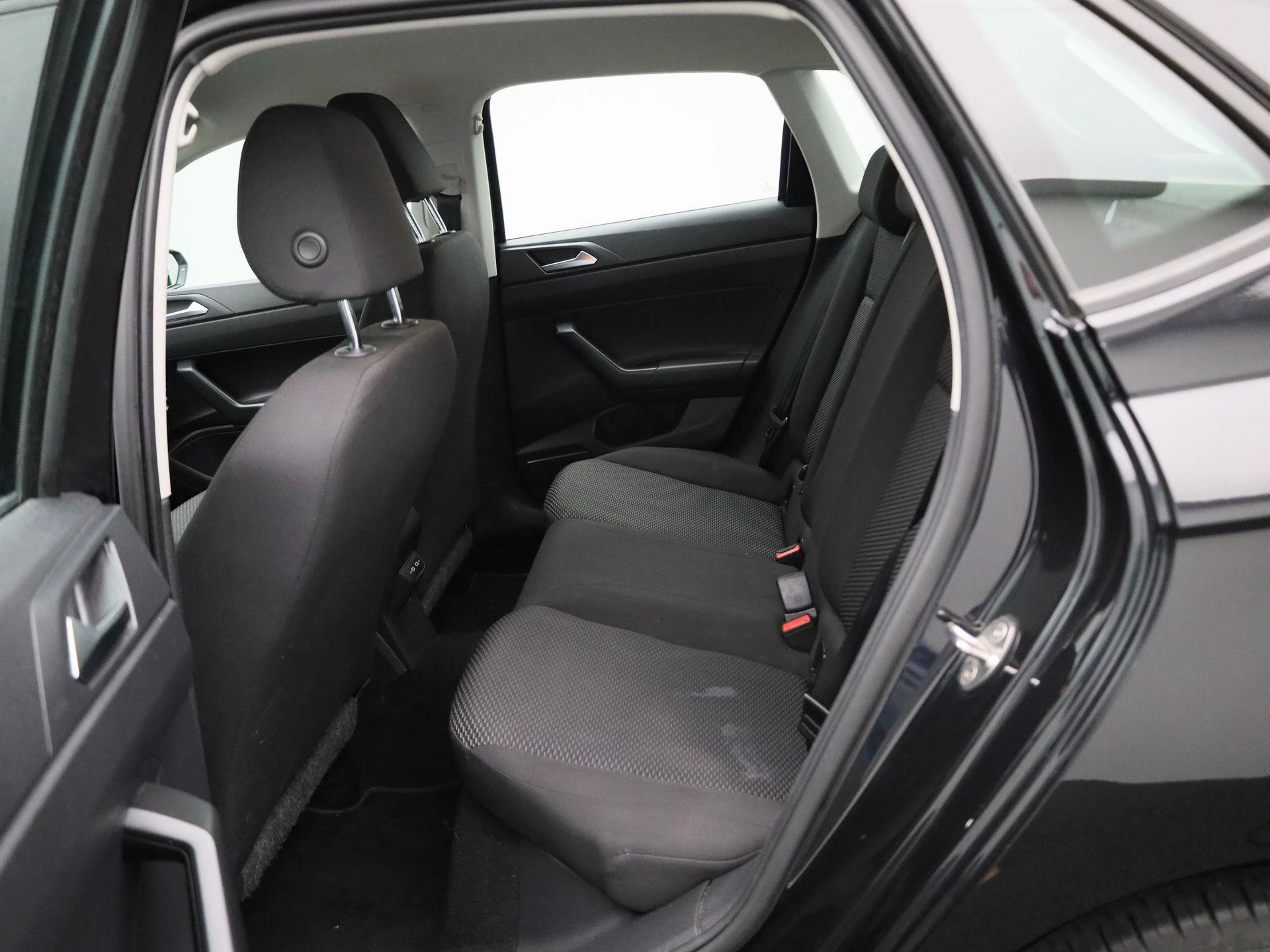 Volkswagen-Polo-image-11