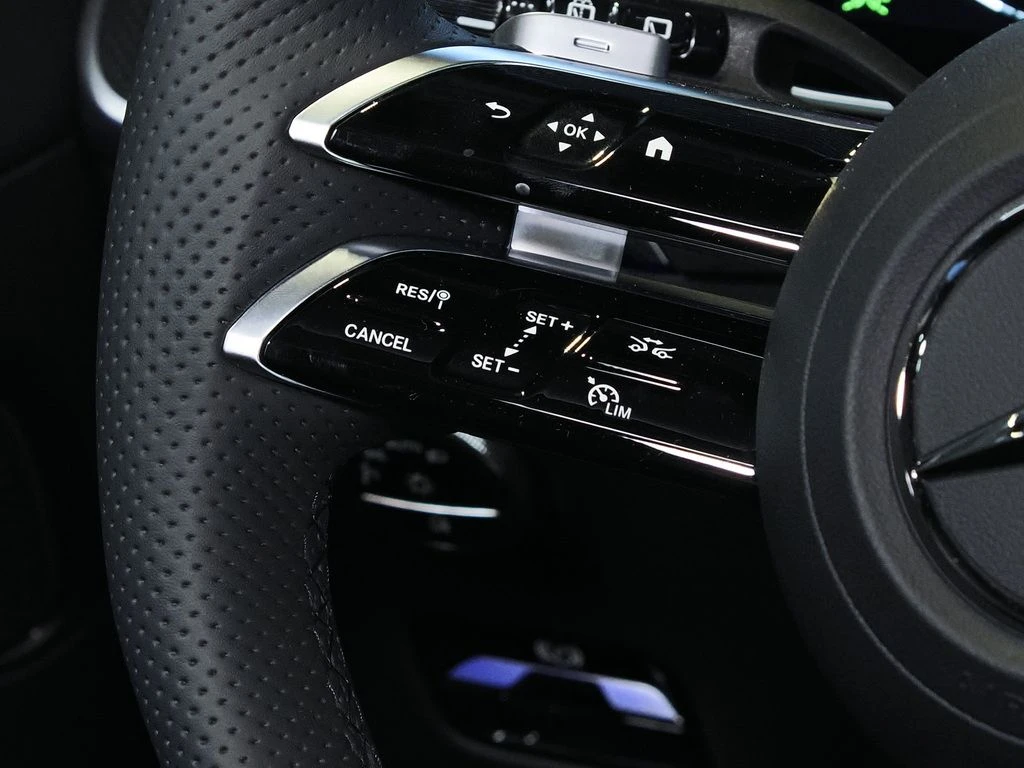 Mercedes-Benz-GLC 200 d-image-11