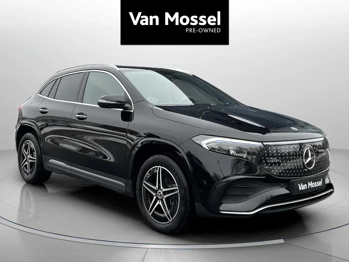 Mercedes-Benz-EQA-image-2