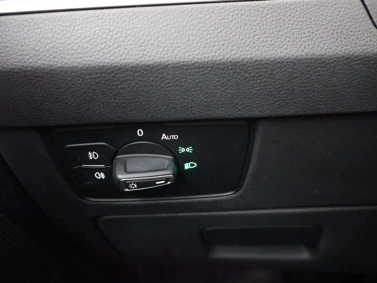 Volkswagen-Passat-image-9