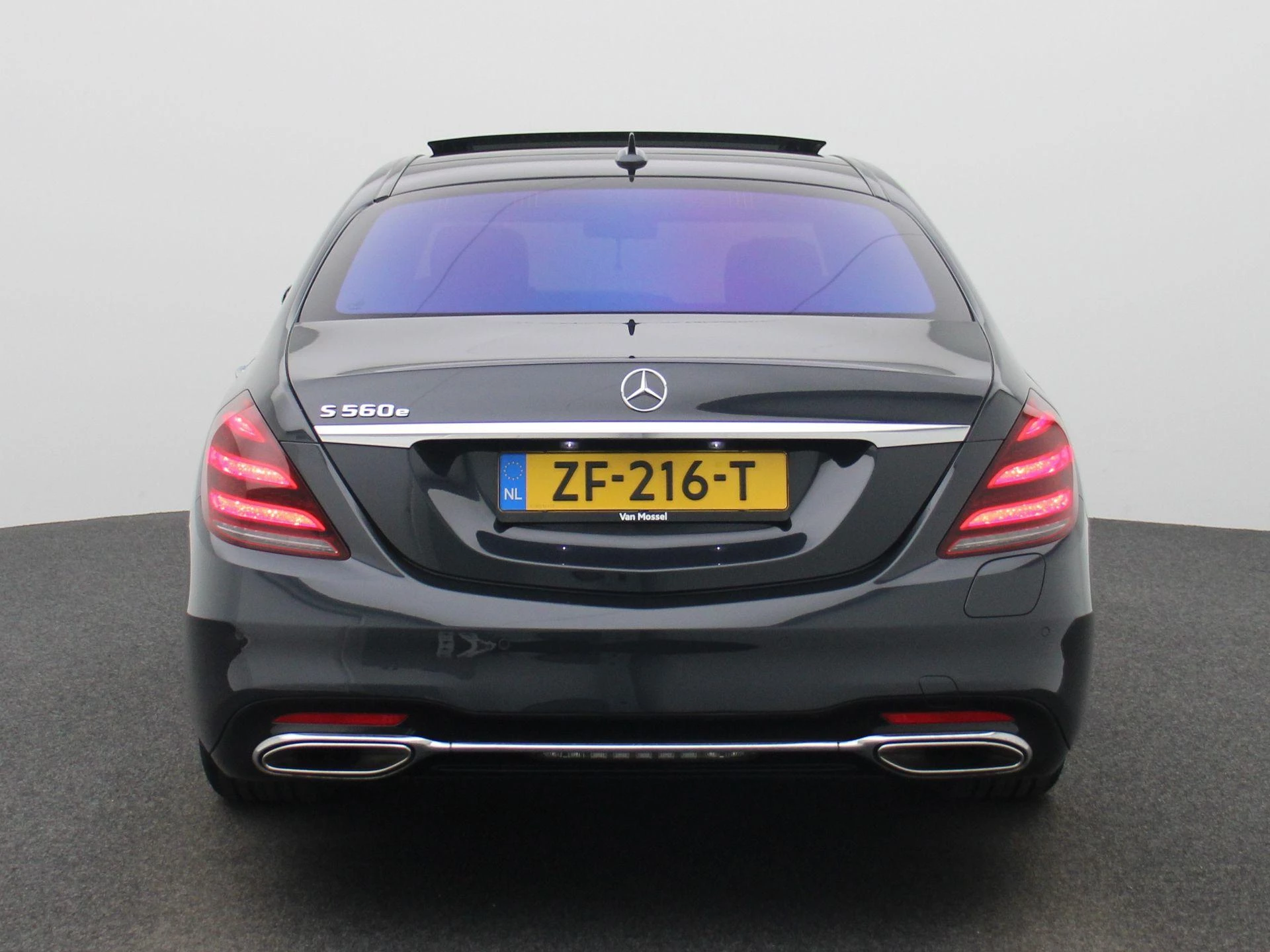 Mercedes-Benz-S-Klasse-image-4