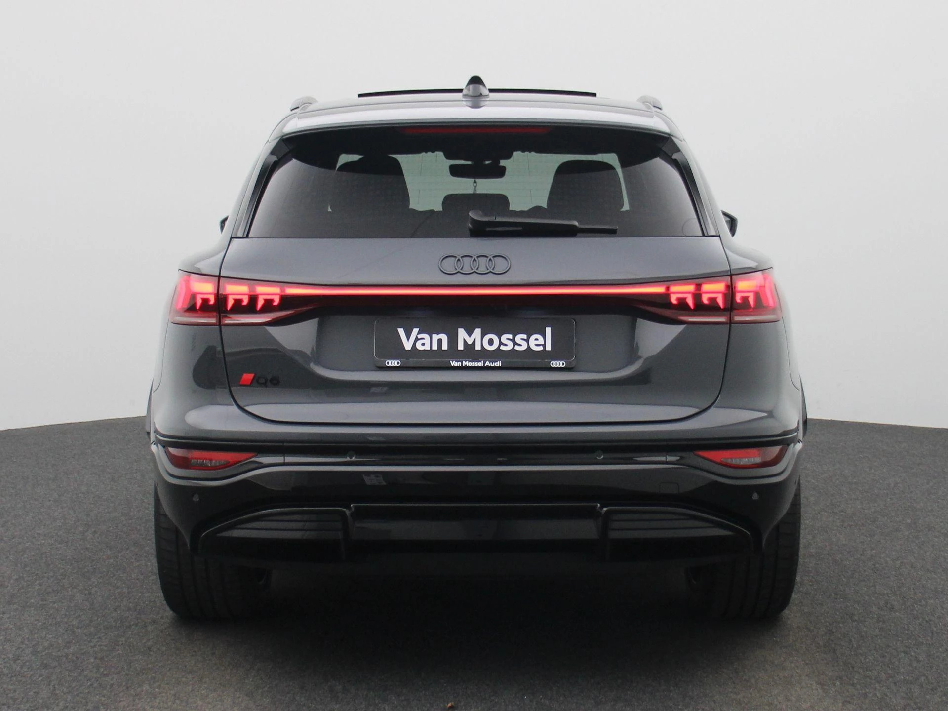 Audi-Q6 e-tron-image-4