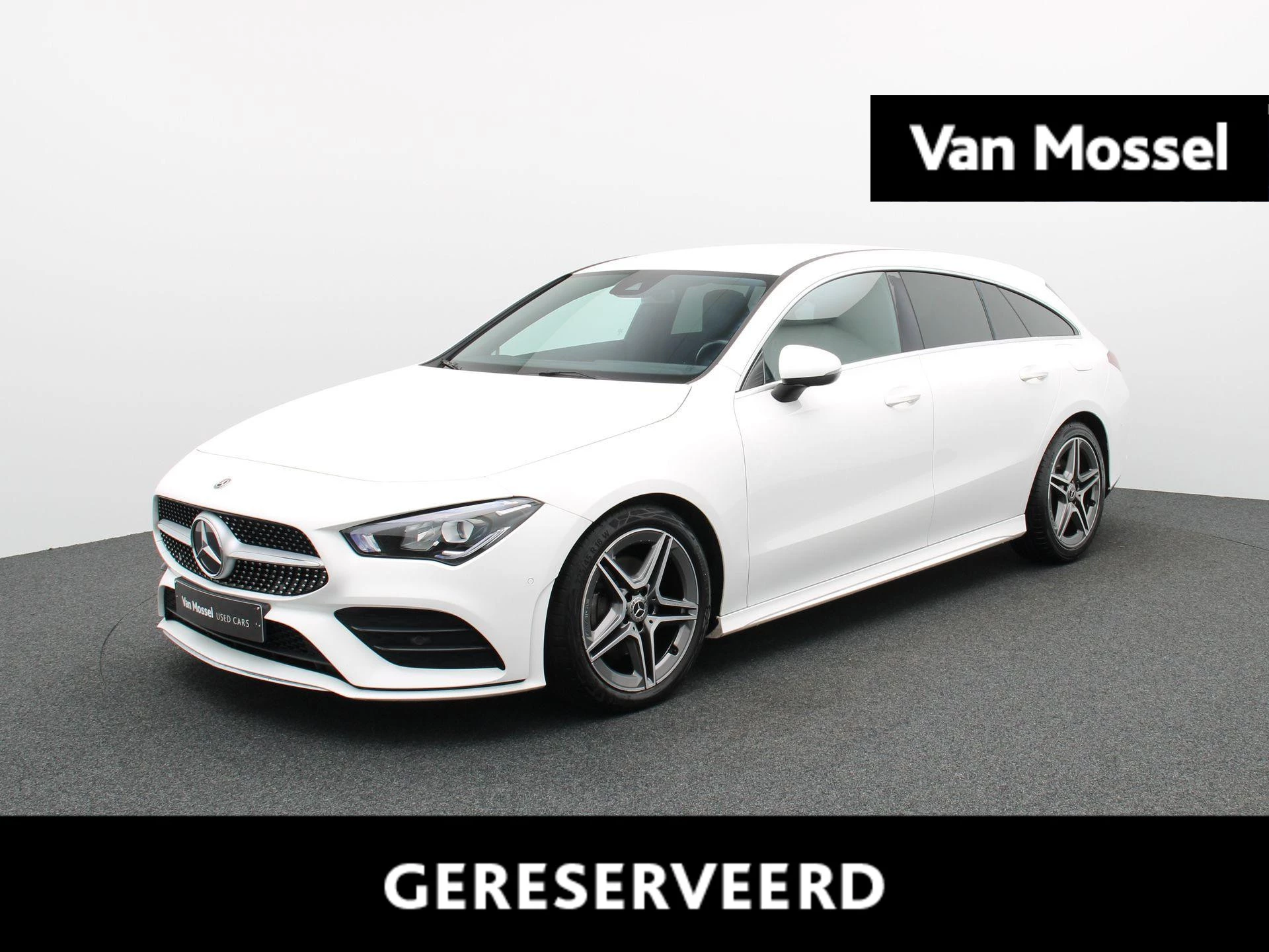 Mercedes-Benz-CLA-image-0