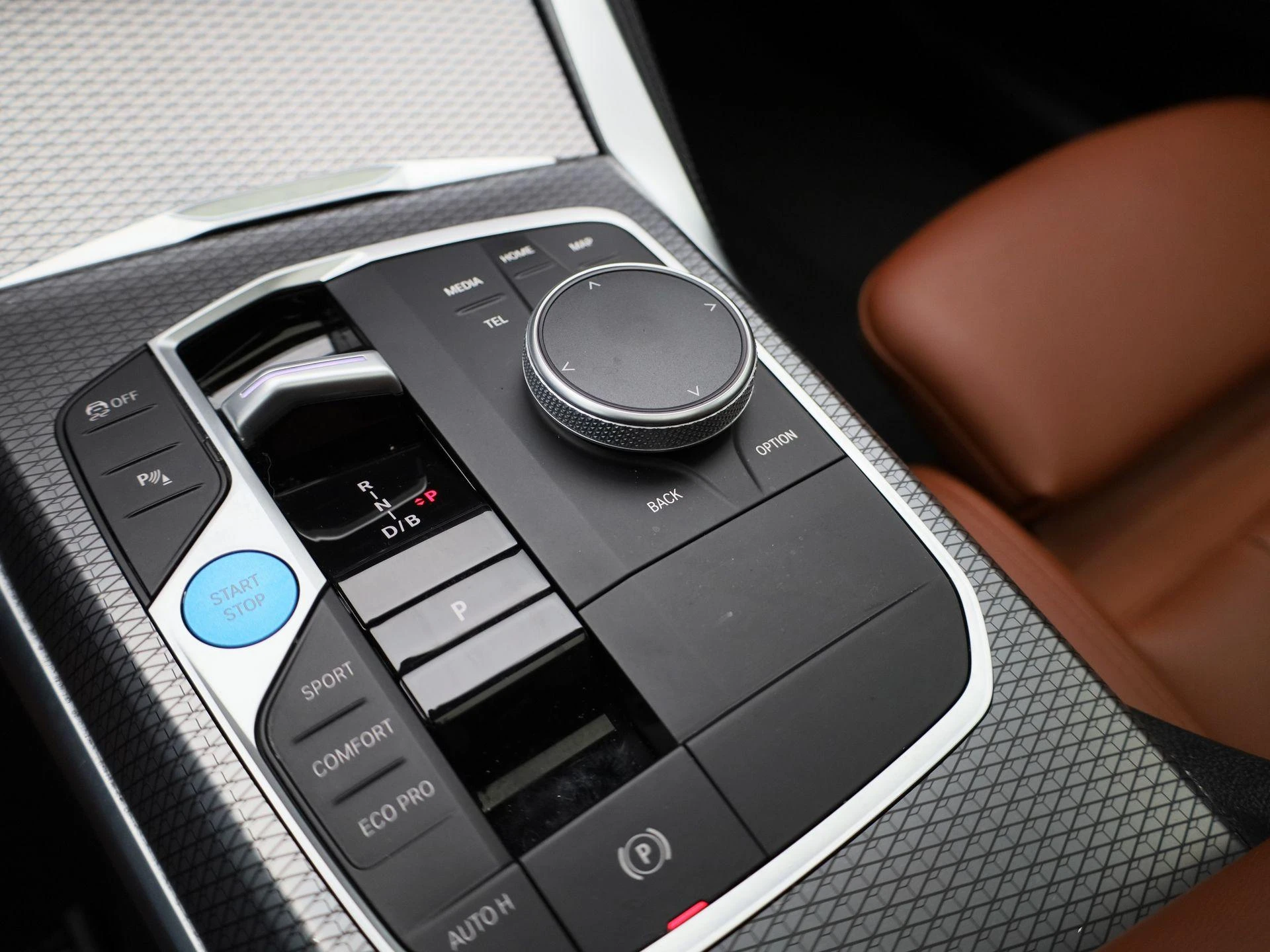 BMW-i4-image-24