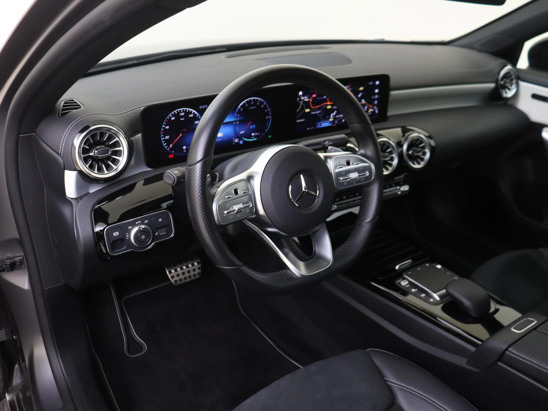 Mercedes-Benz-A-Klasse-image-12