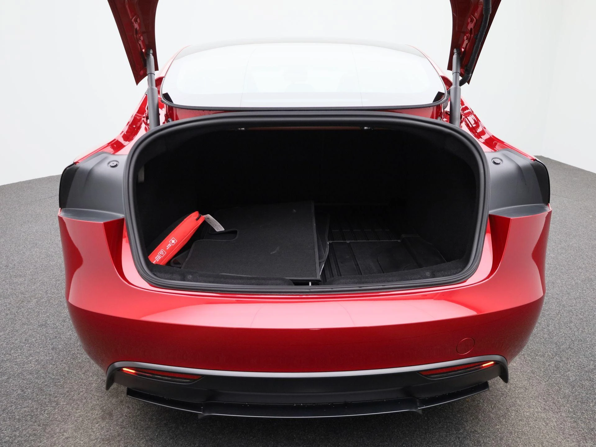 Tesla-Model 3-image-12