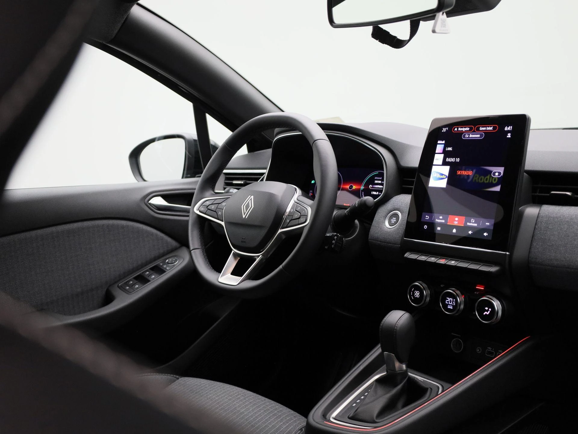 Renault-Clio-image-32