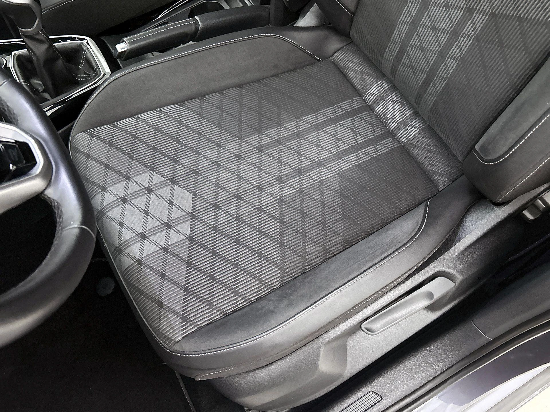 Volkswagen-T-Cross-image-17
