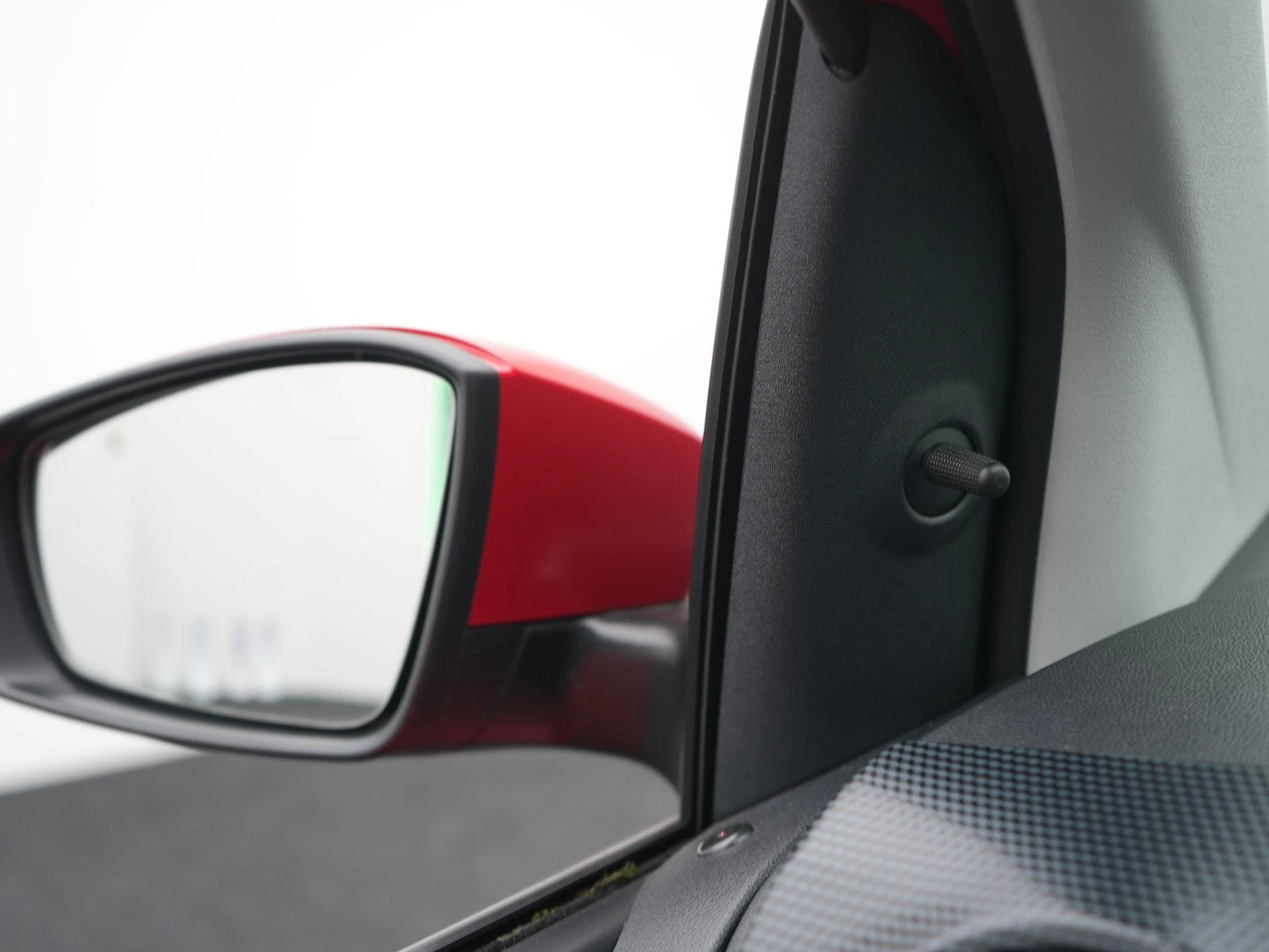 Volkswagen-up!-image-19