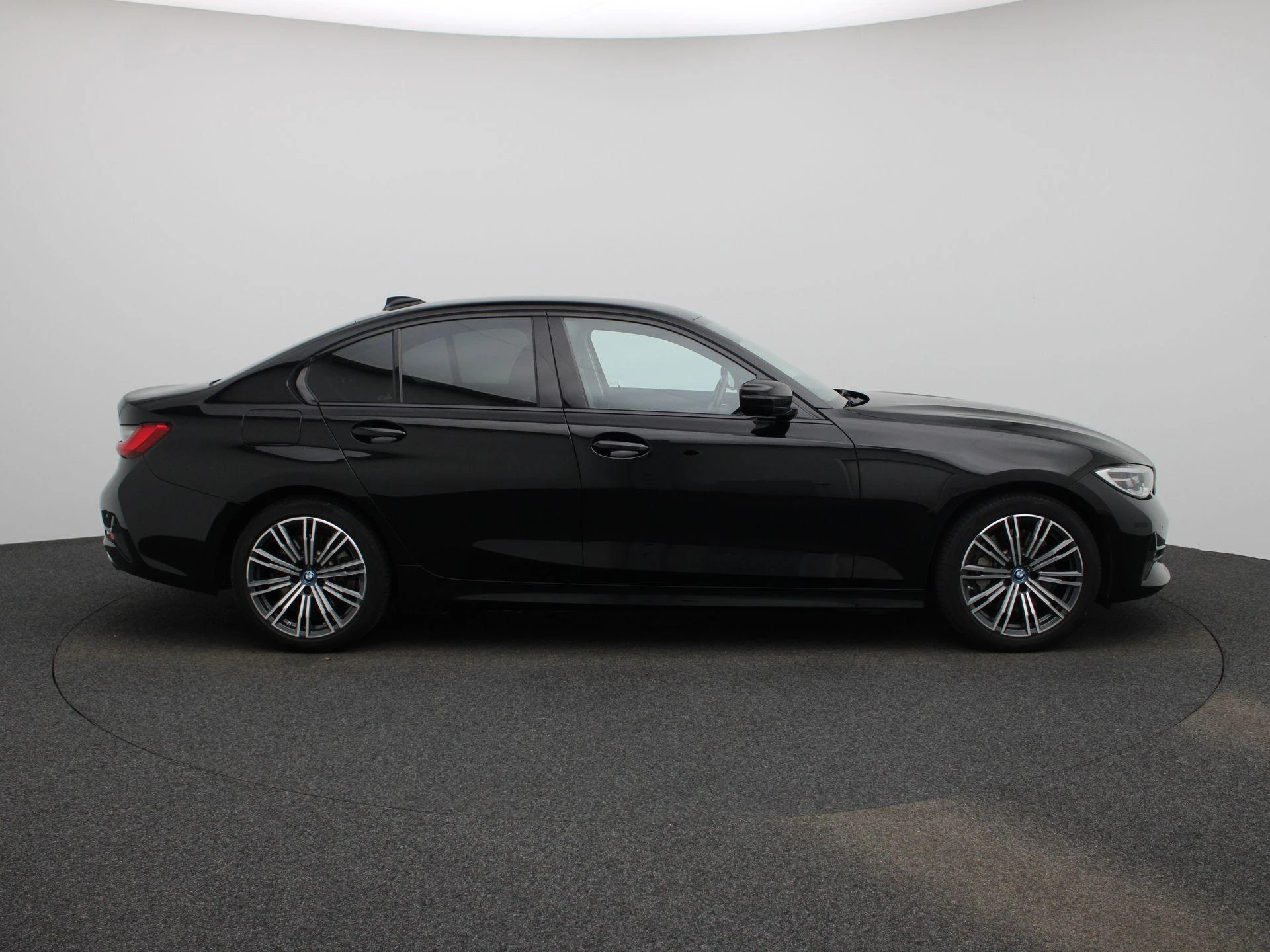 BMW-3 Serie-image-6
