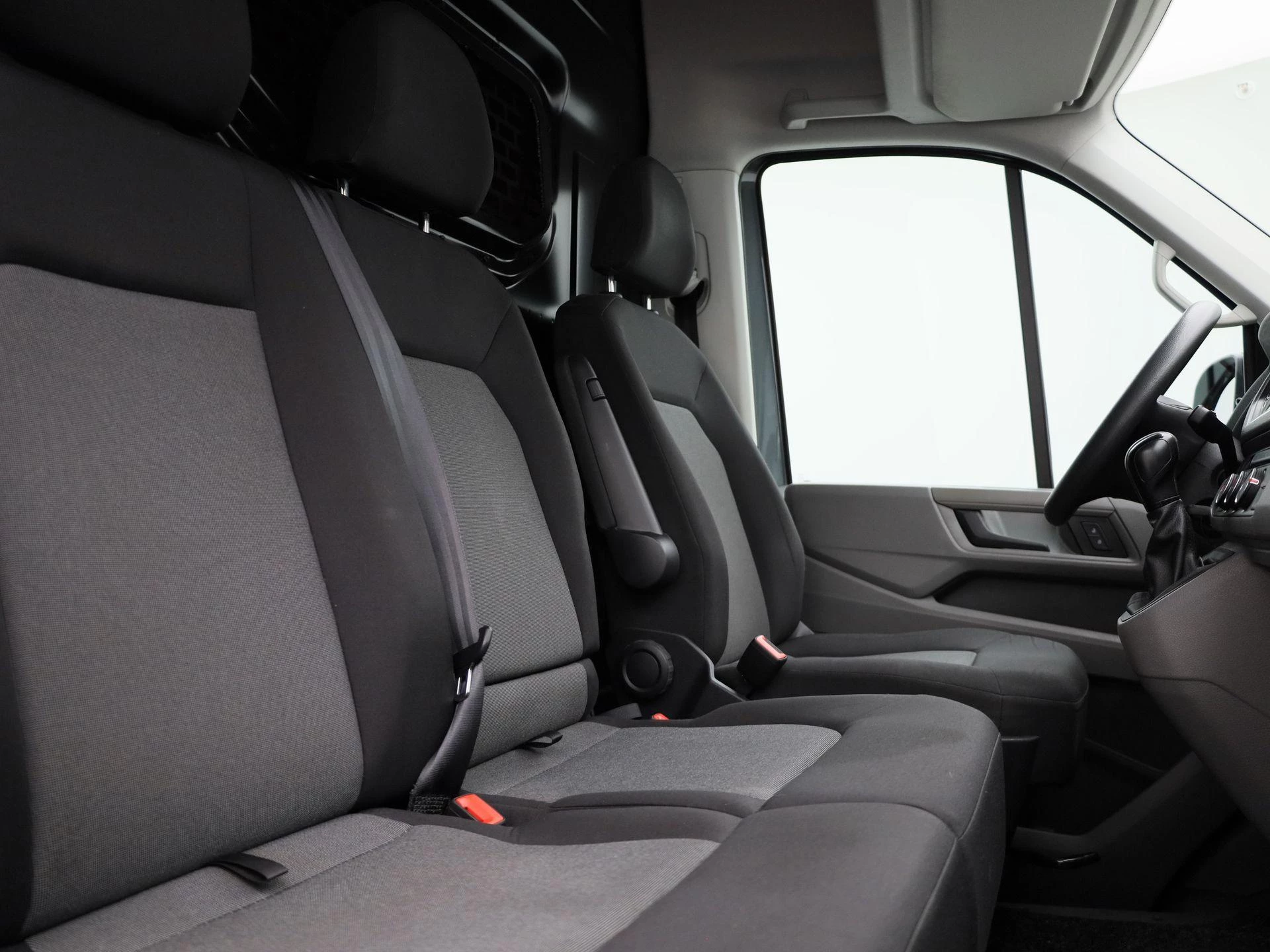 Volkswagen-Crafter-image-38
