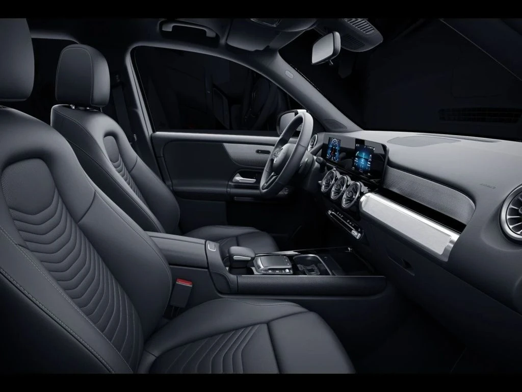 Mercedes-Benz-GLB 200-image-10