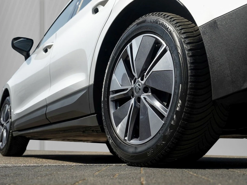 Škoda-Enyaq iV-image-4