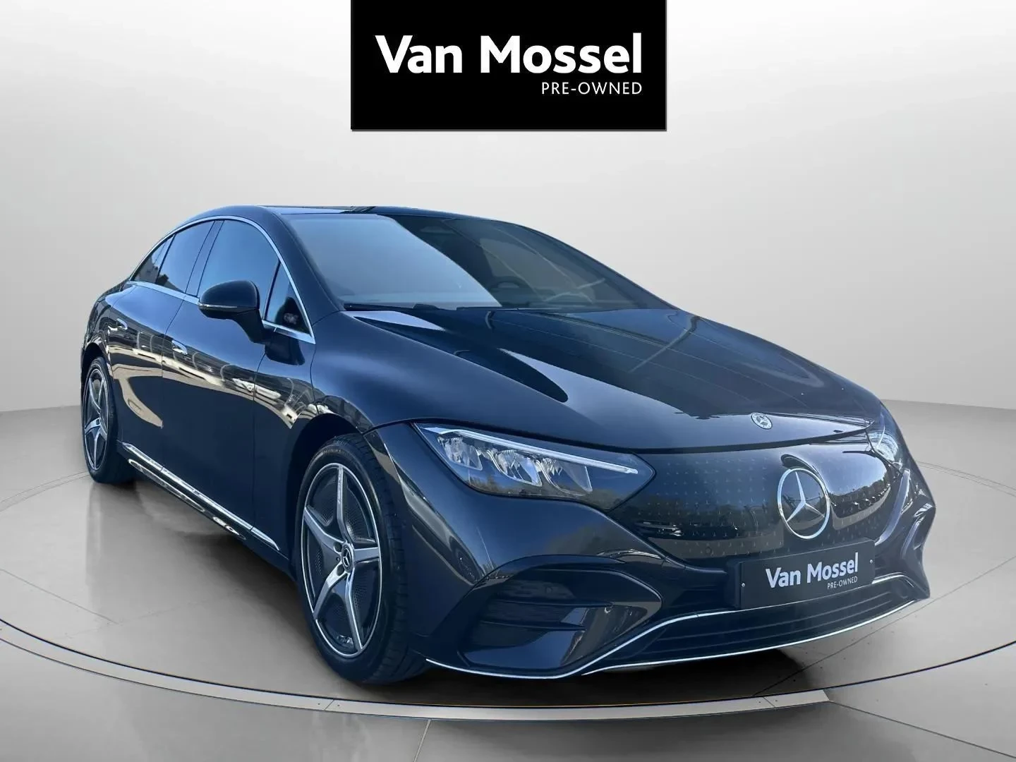 Mercedes-Benz-EQE-image-2