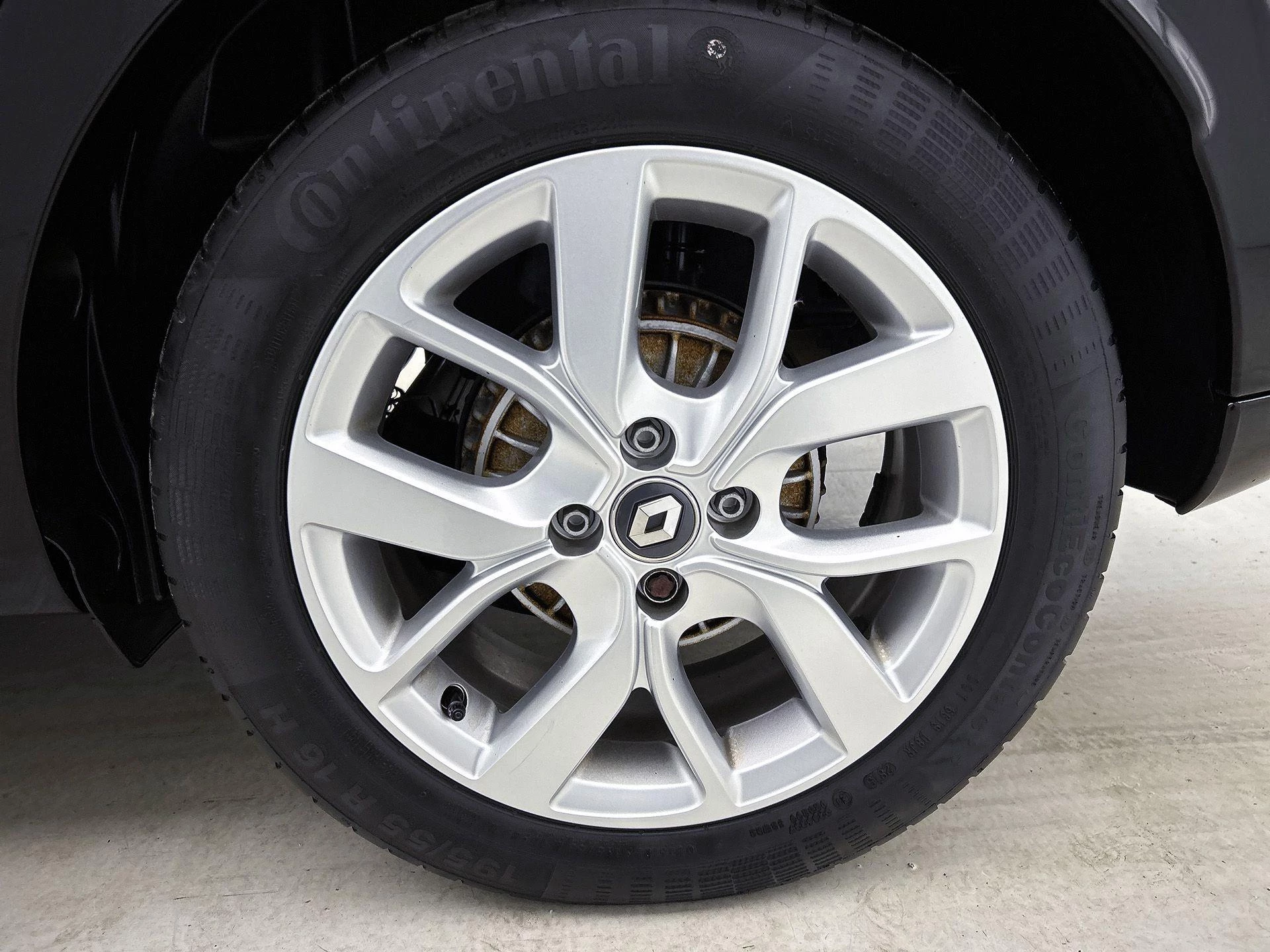 Renault-Clio-image-32