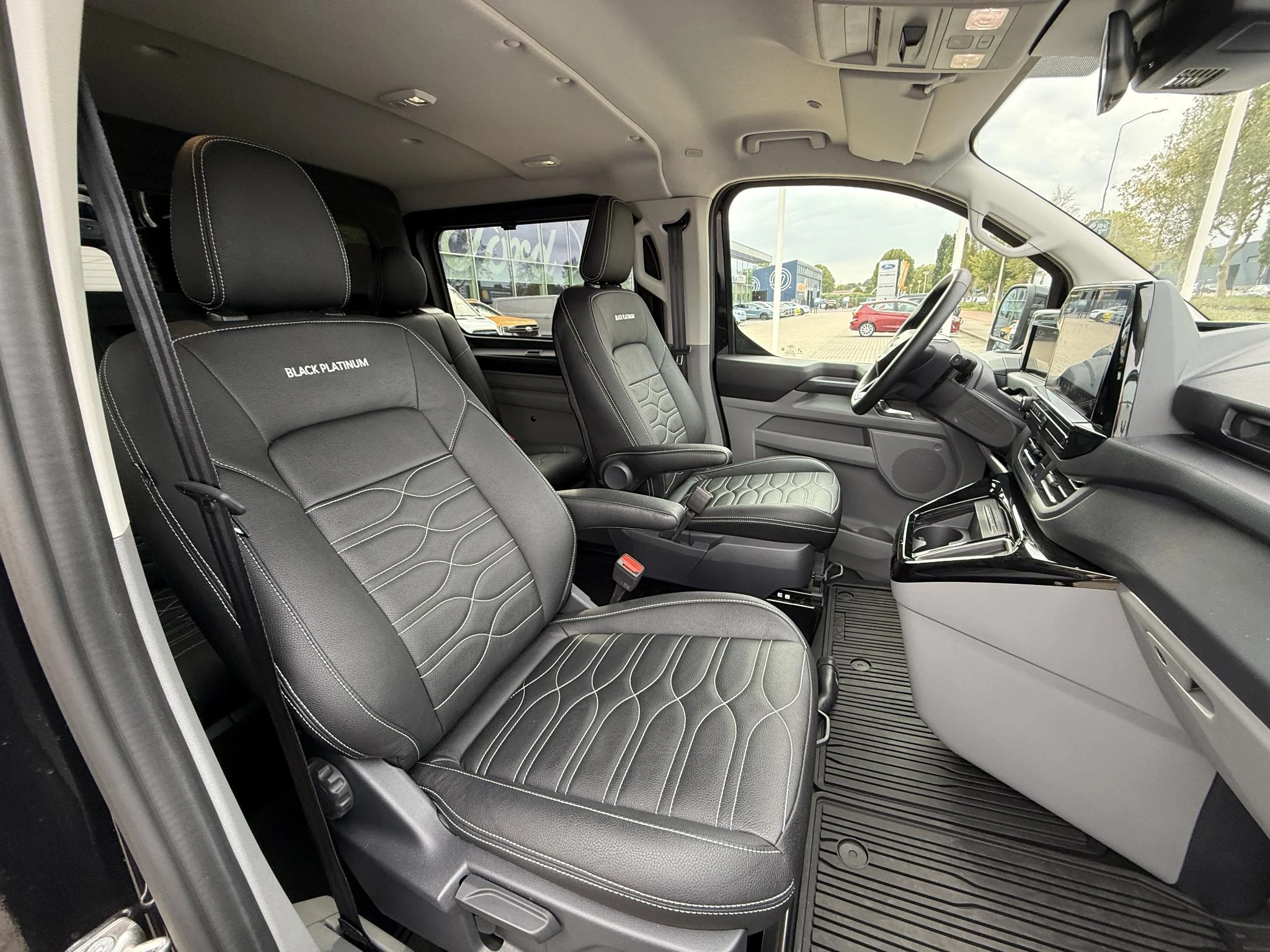 Ford-Transit Custom-image-8