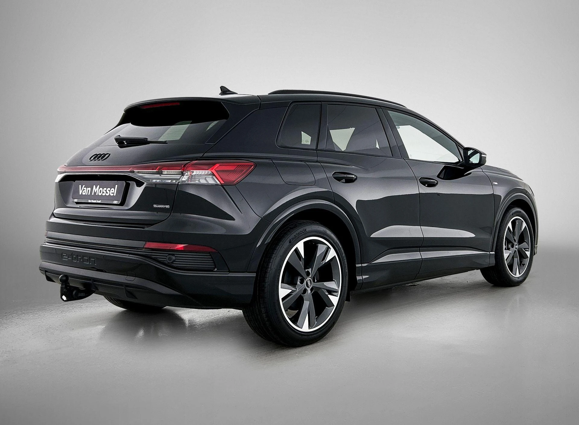 Audi-Q4 e-tron-image-3